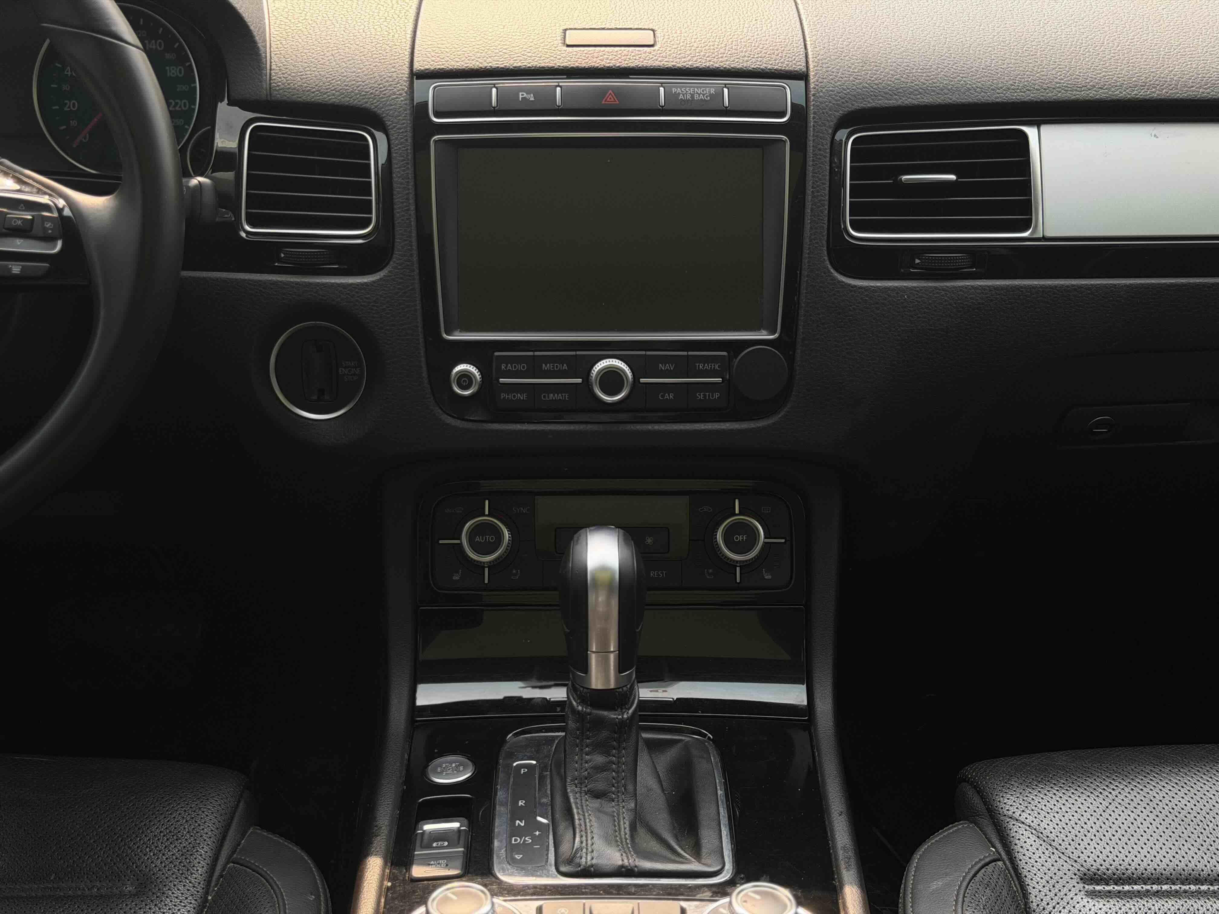 Volkswagen Touareg 2018 immagine di auto #13