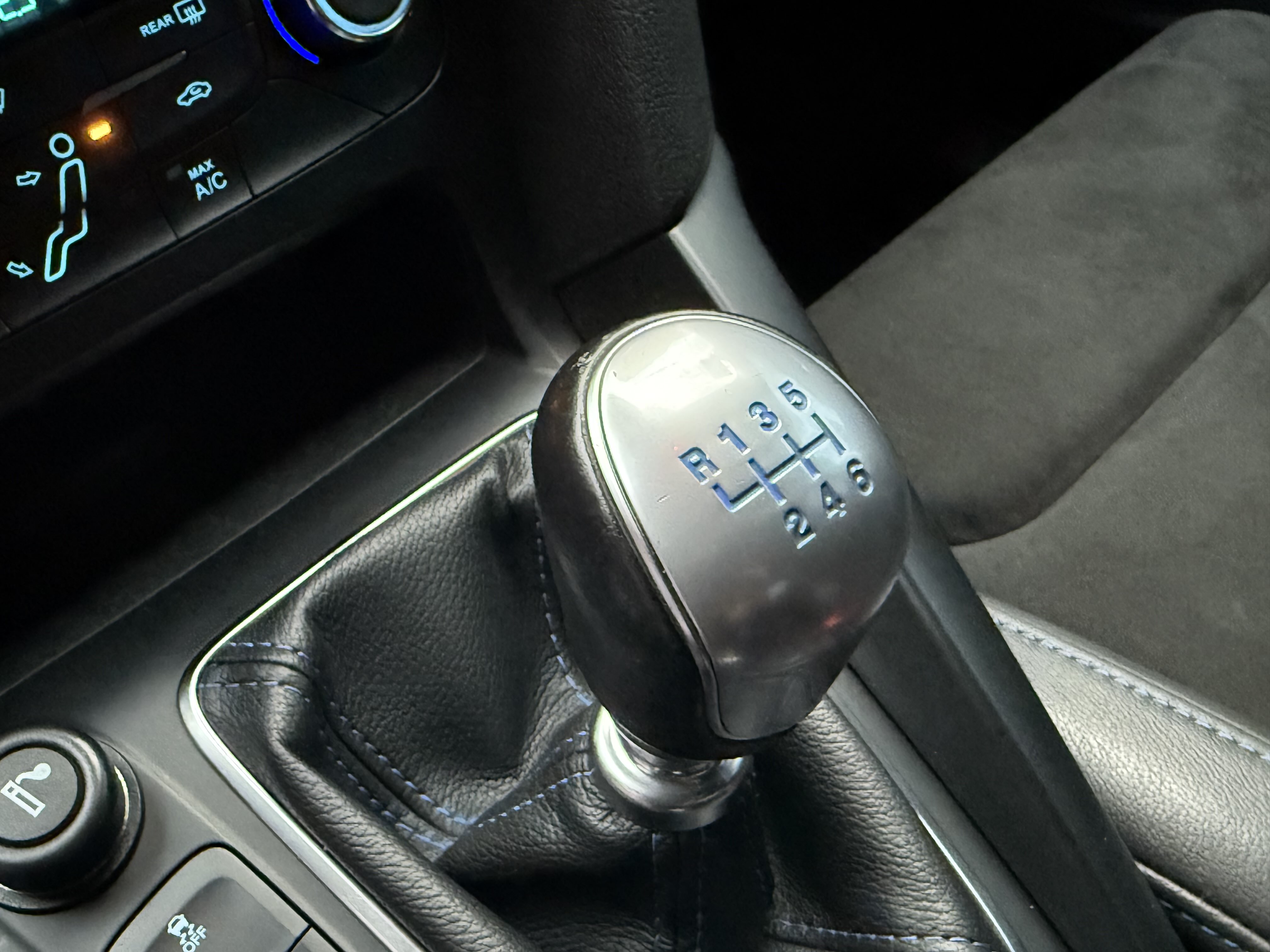 Ford Focus (Imported) 2018 car image #13