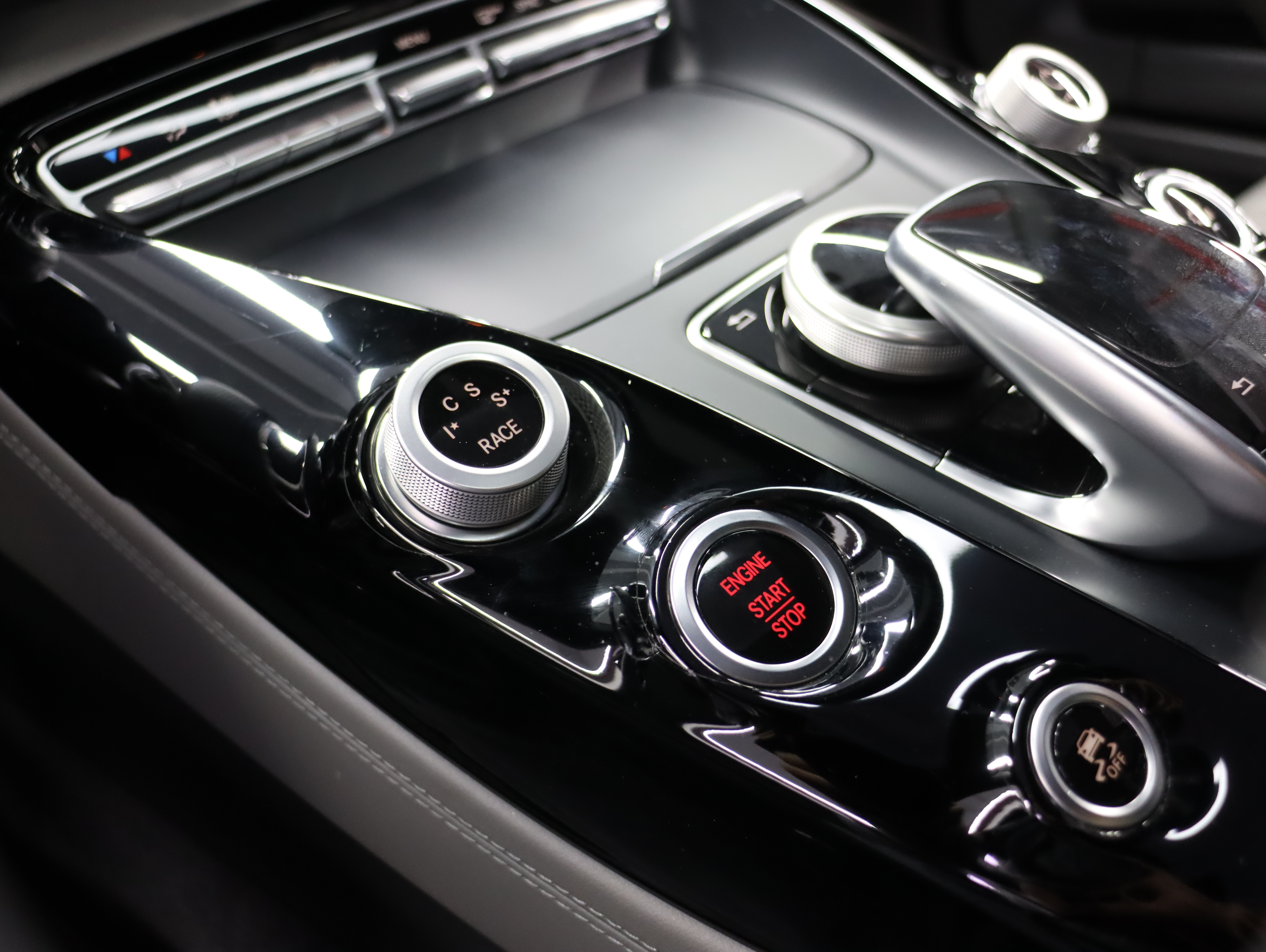 Mercedes-Benz AMG GT 2020 изображение автомобиля #13