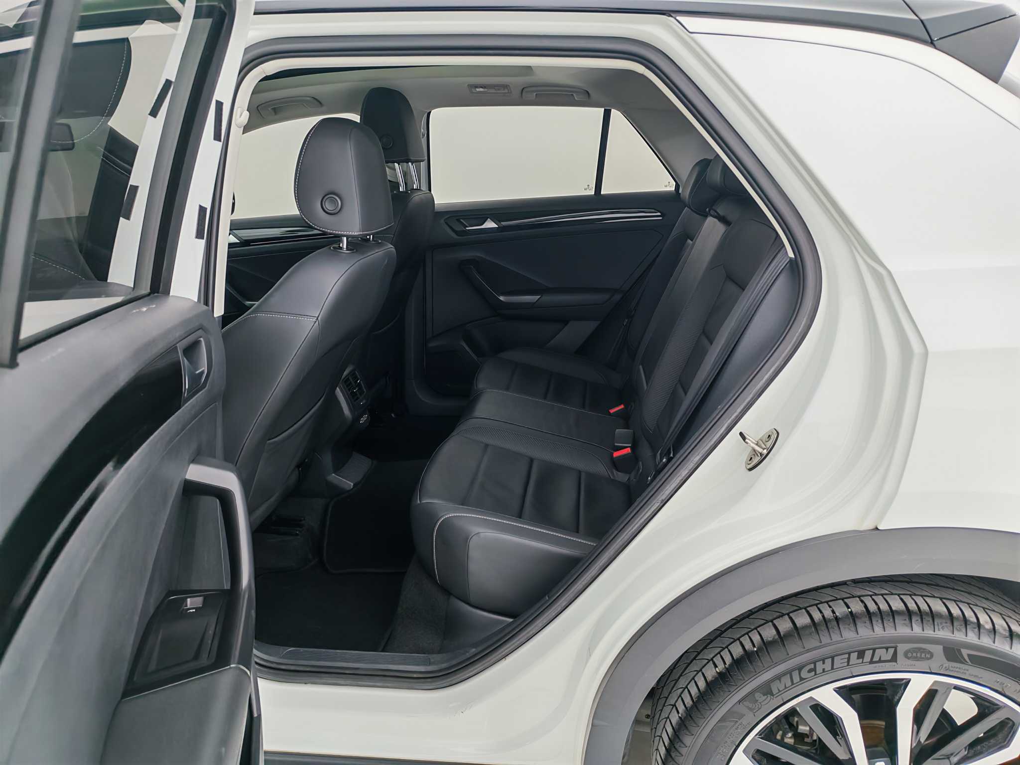 Volkswagen T-Roc 2019 #13 Volkswagen T-Roc 2019 car image #13
