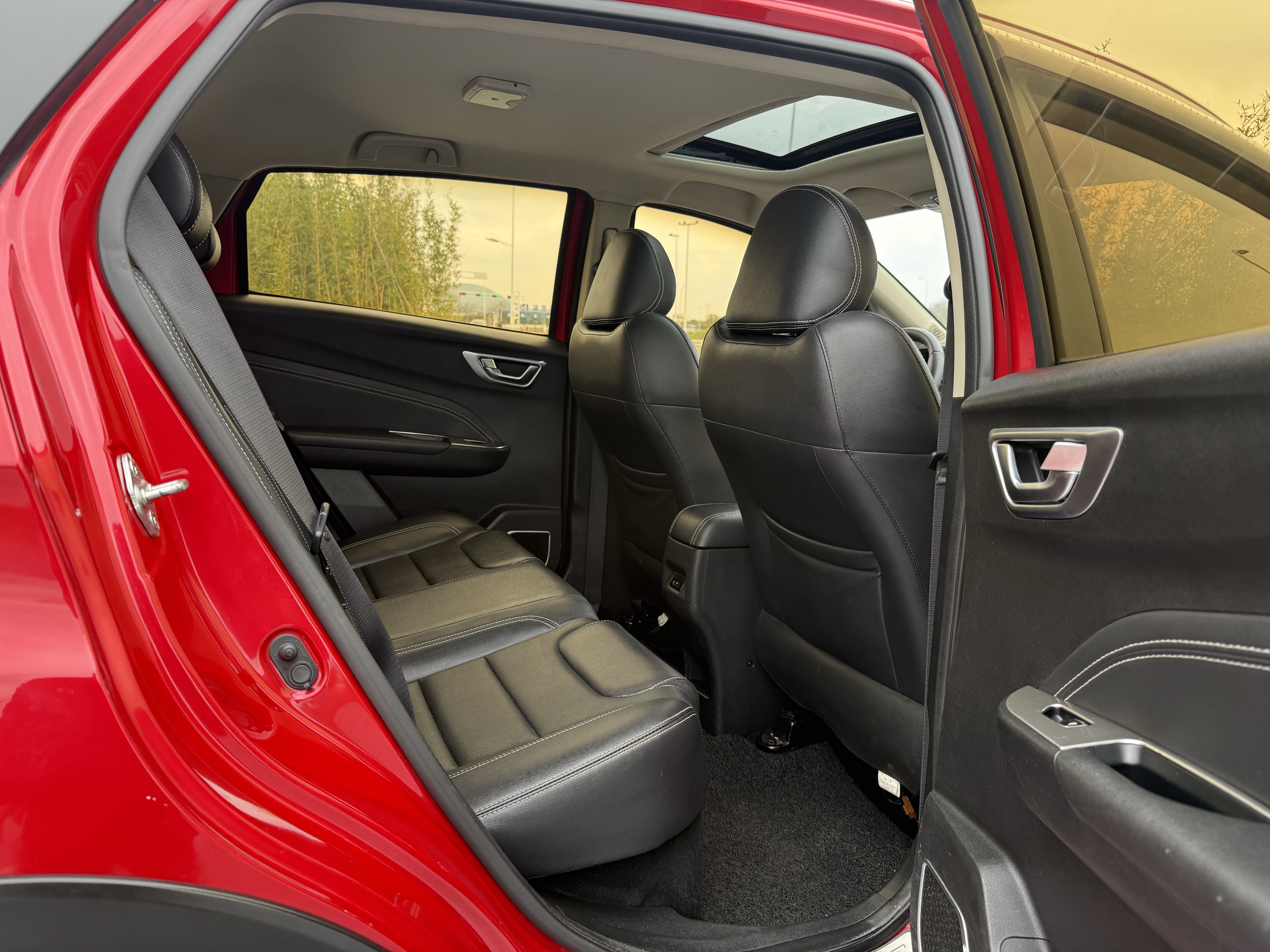Vision X3 2019 car image #13