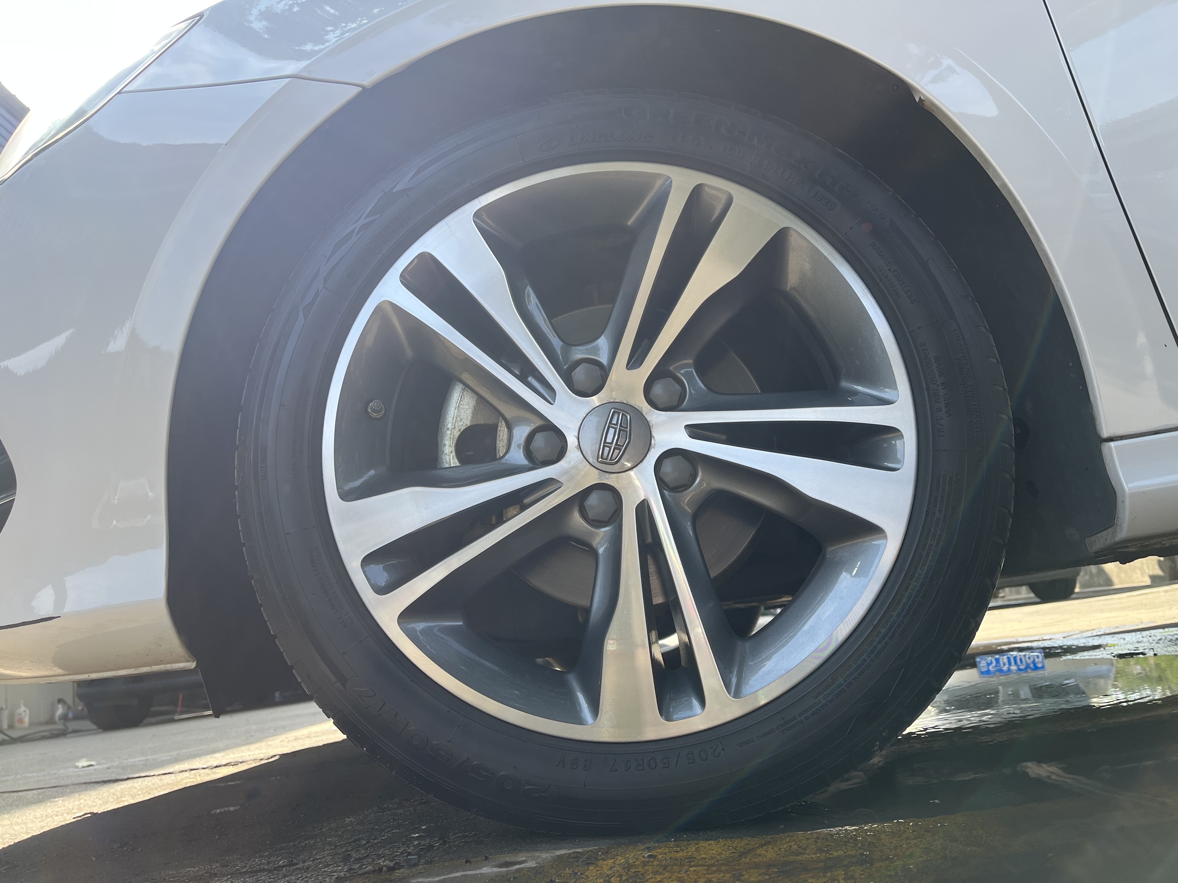 GEELY Binray 2019 car image #13