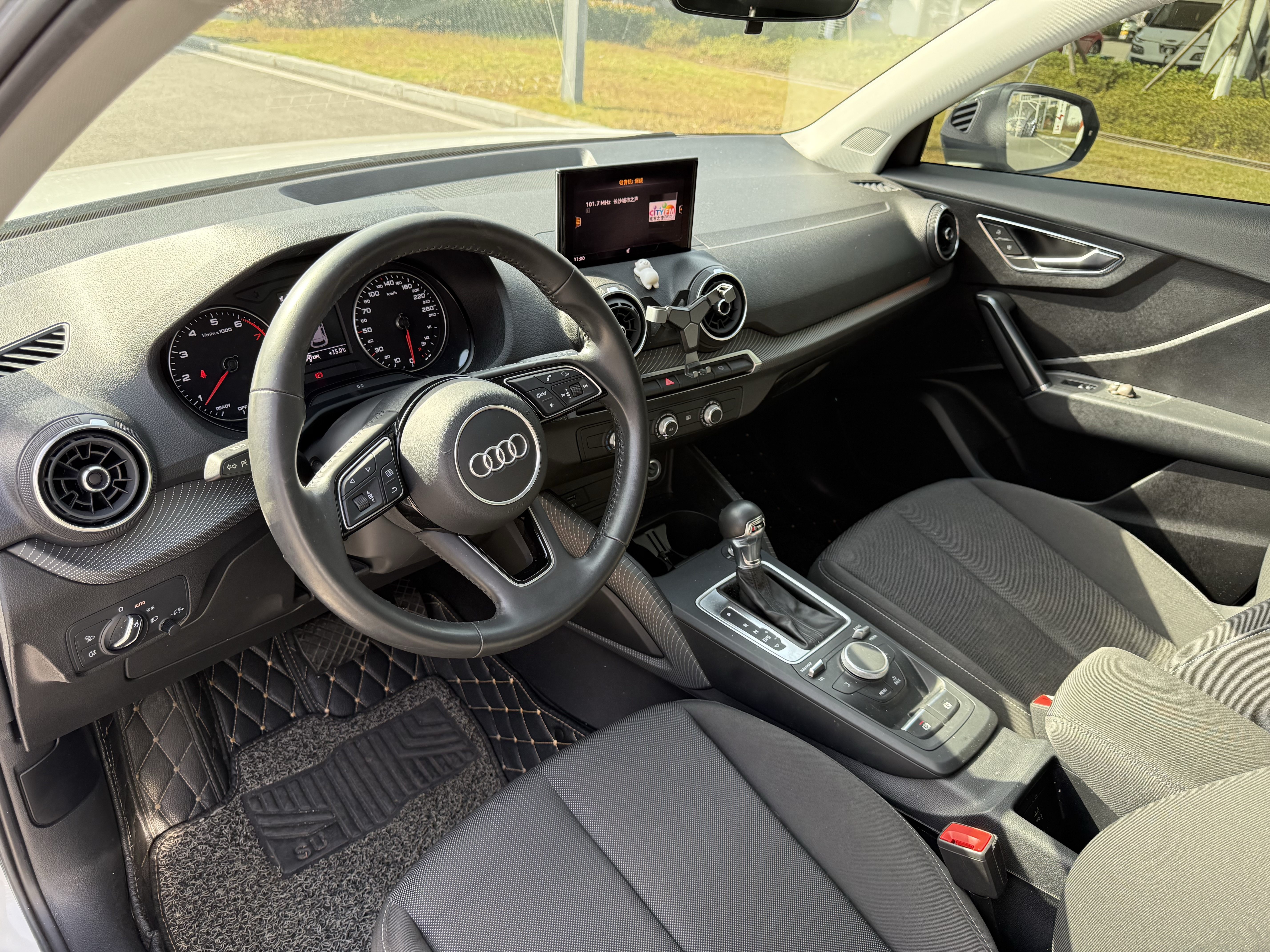 Audi Q2L 2019 #13 Audi Q2L 2019 car image #13