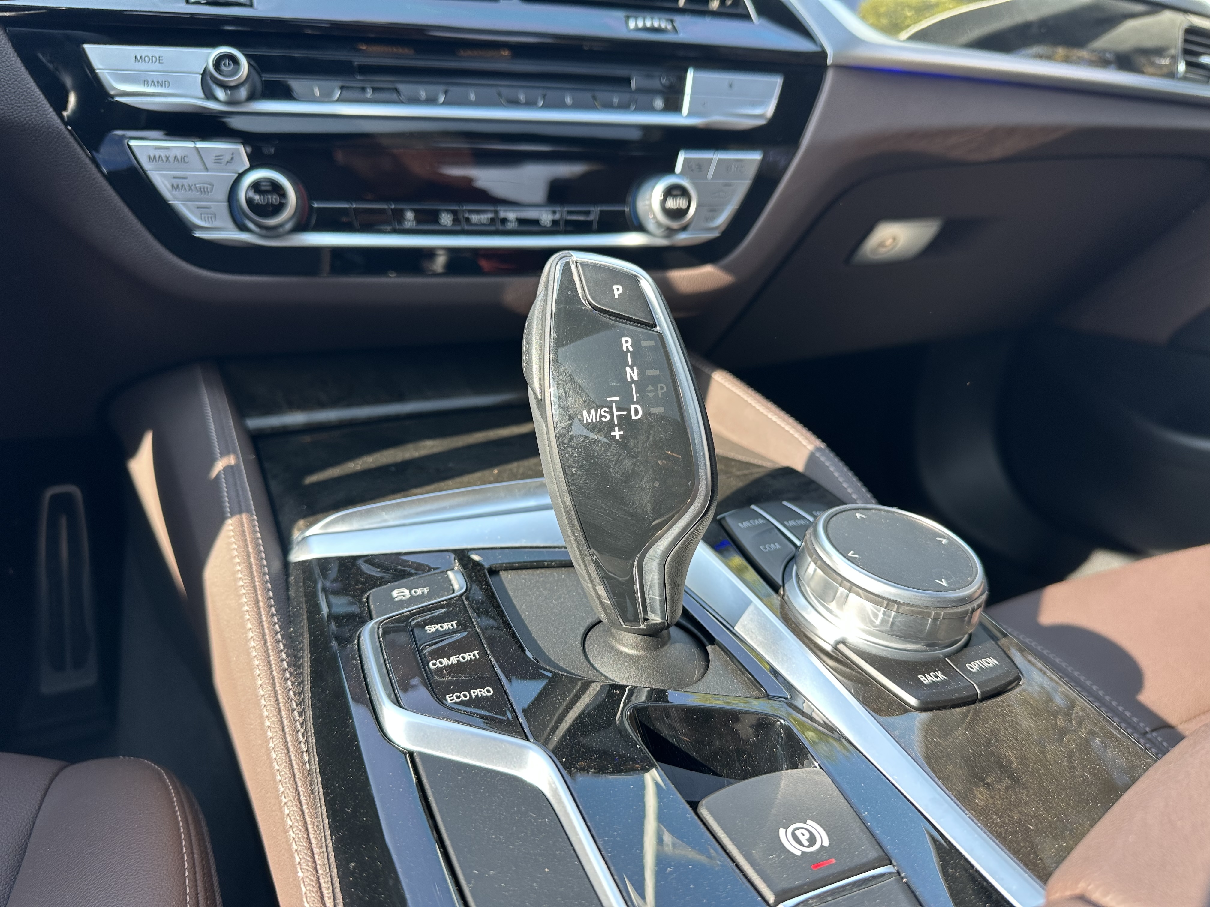 BMW 5 Series 2019 car image #13