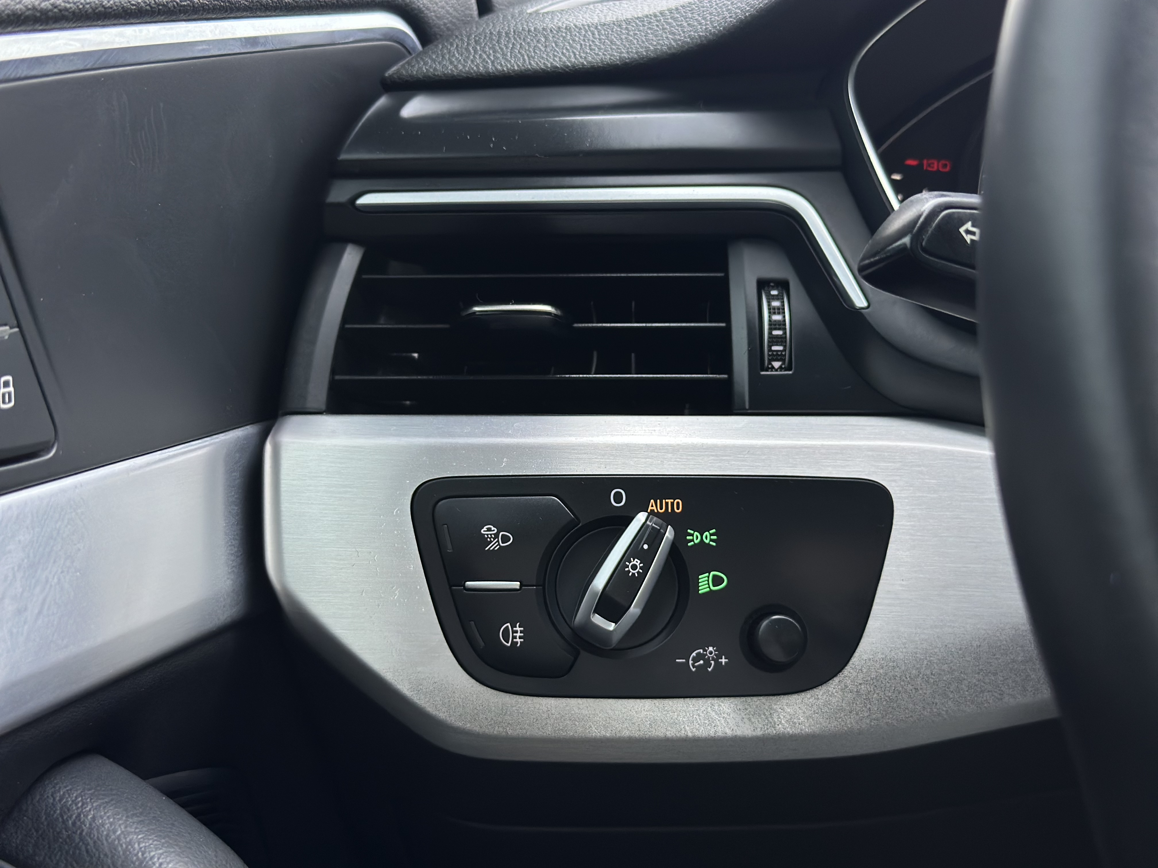 Audi A4L 2018 #13 Audi A4L 2018 car image #13
