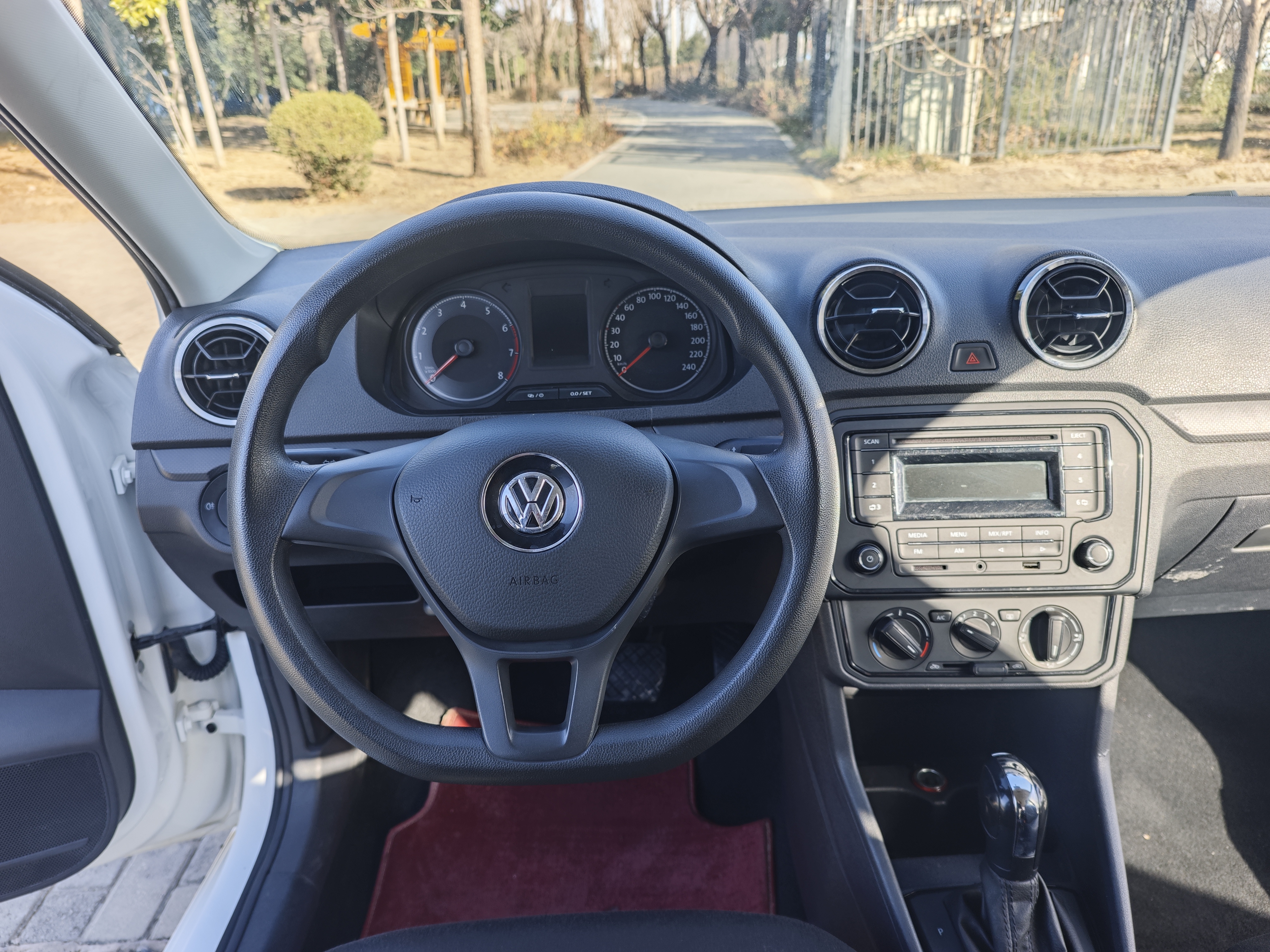 Volkswagen Jetta 2019 immagine di auto #13