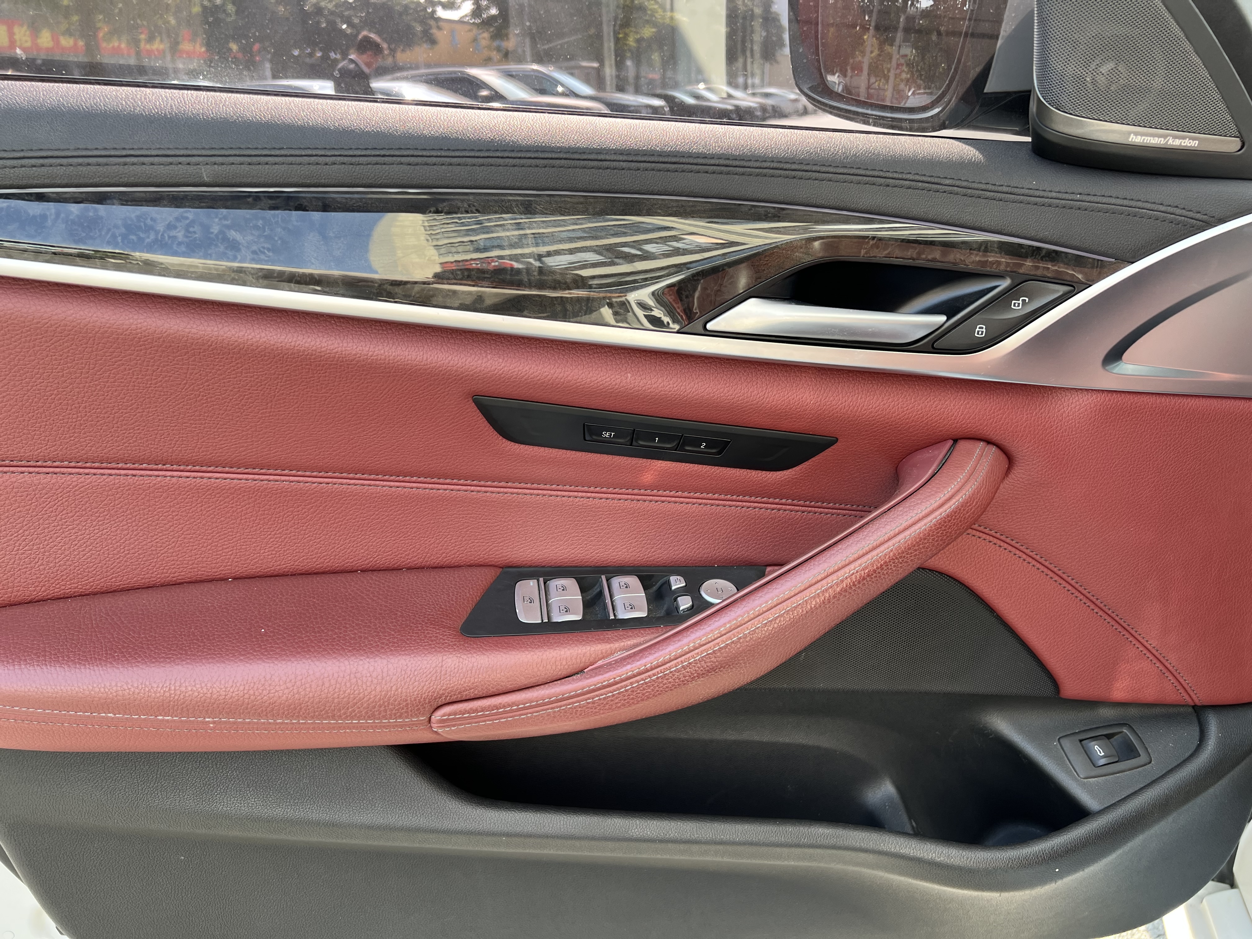 BMW 5 Series 2019 car image #13
