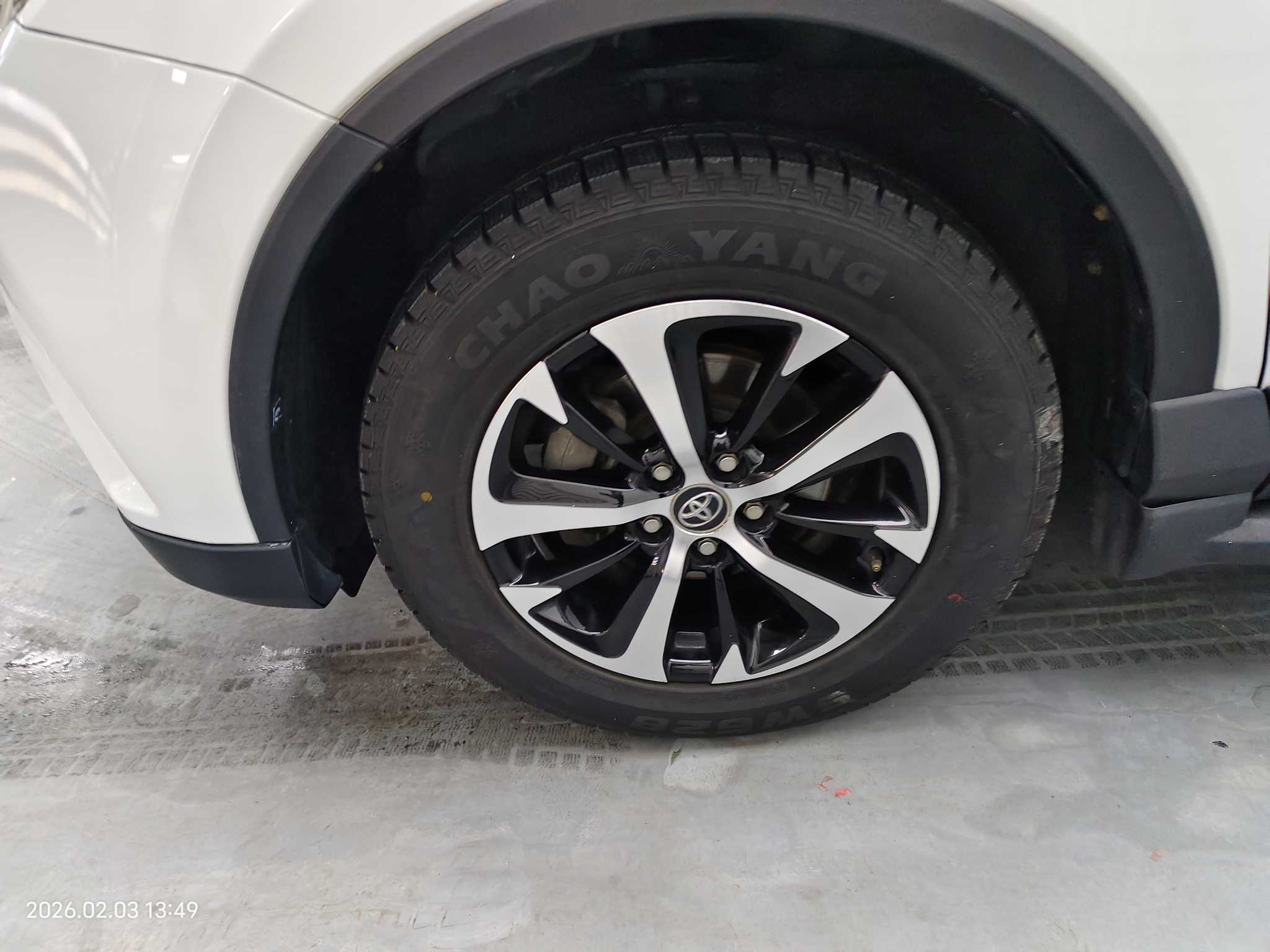 Toyota RAV4 2019 car image #13