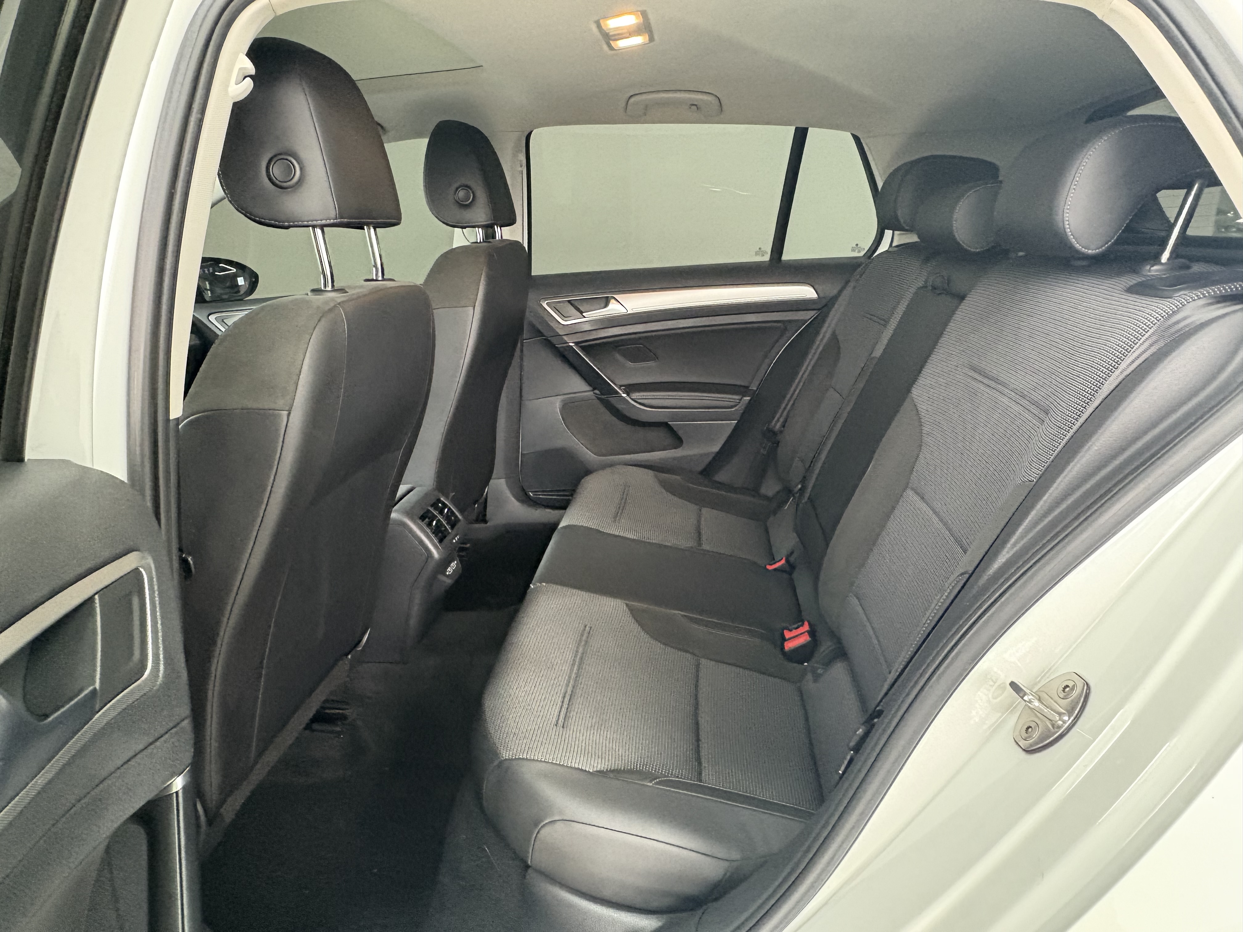 Volkswagen Golf 2019 immagine di auto #13