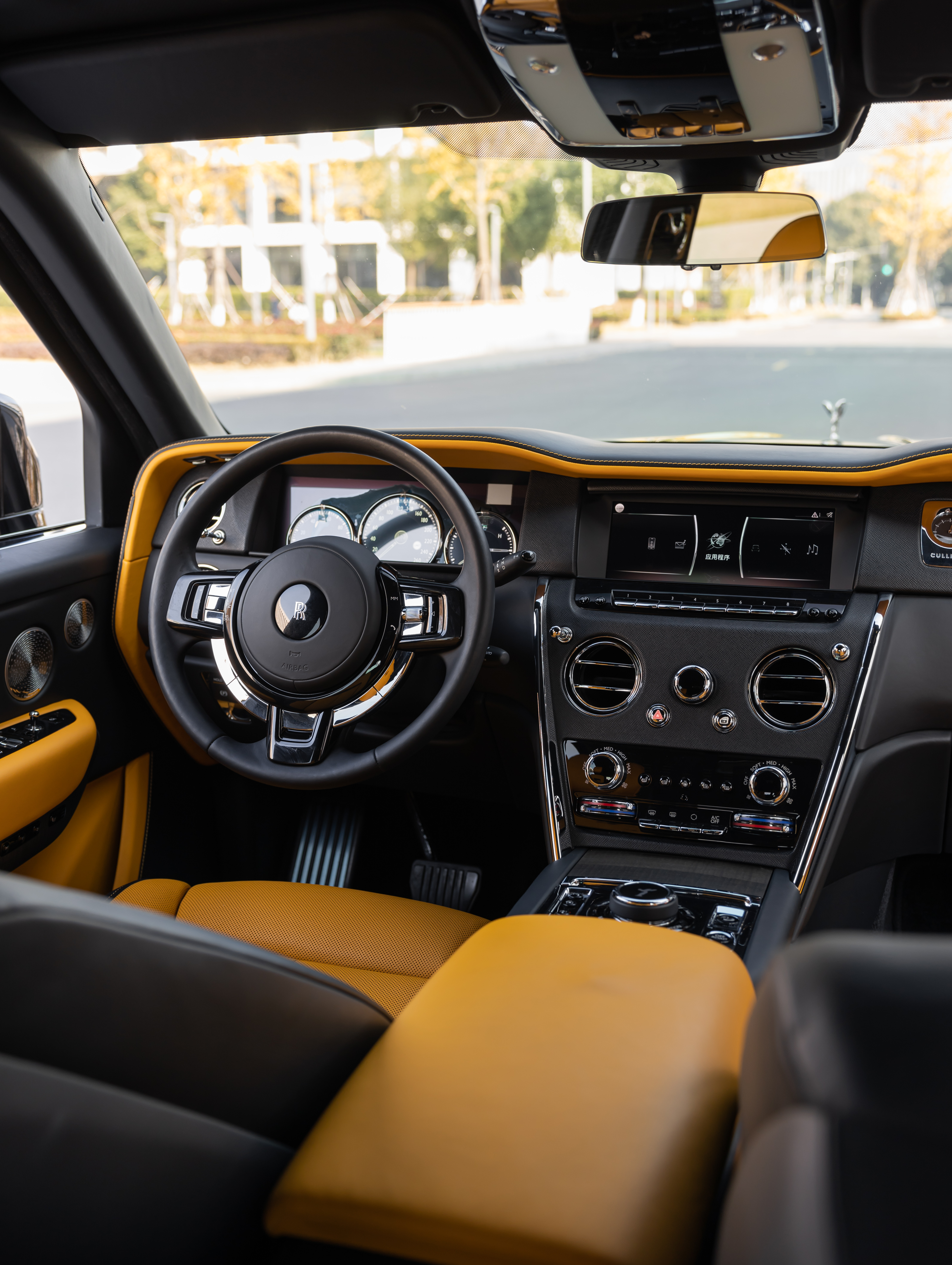 Volkswagen Cullinan 2022 car image #13