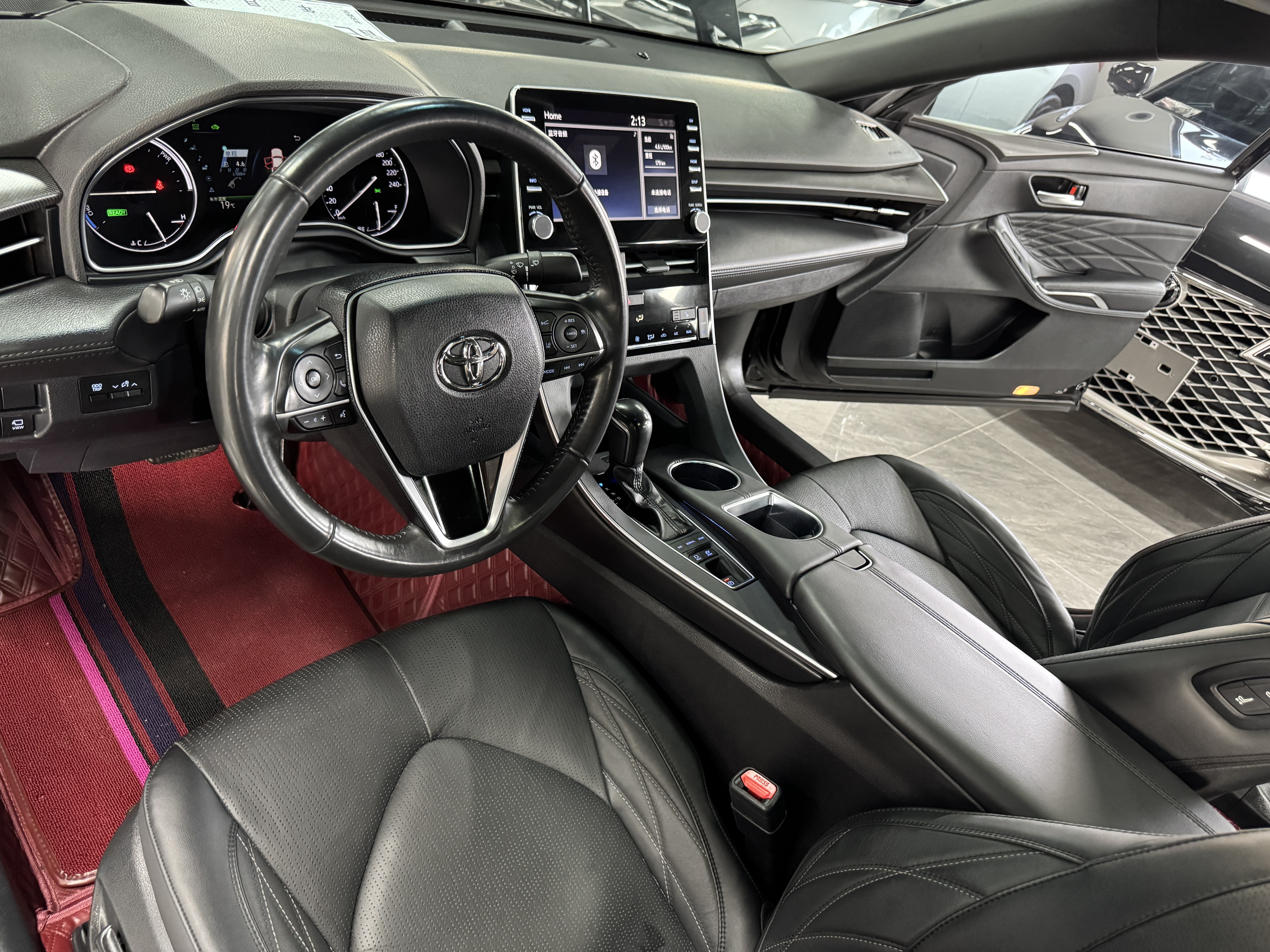 Toyota Avalon 2019 car image #13