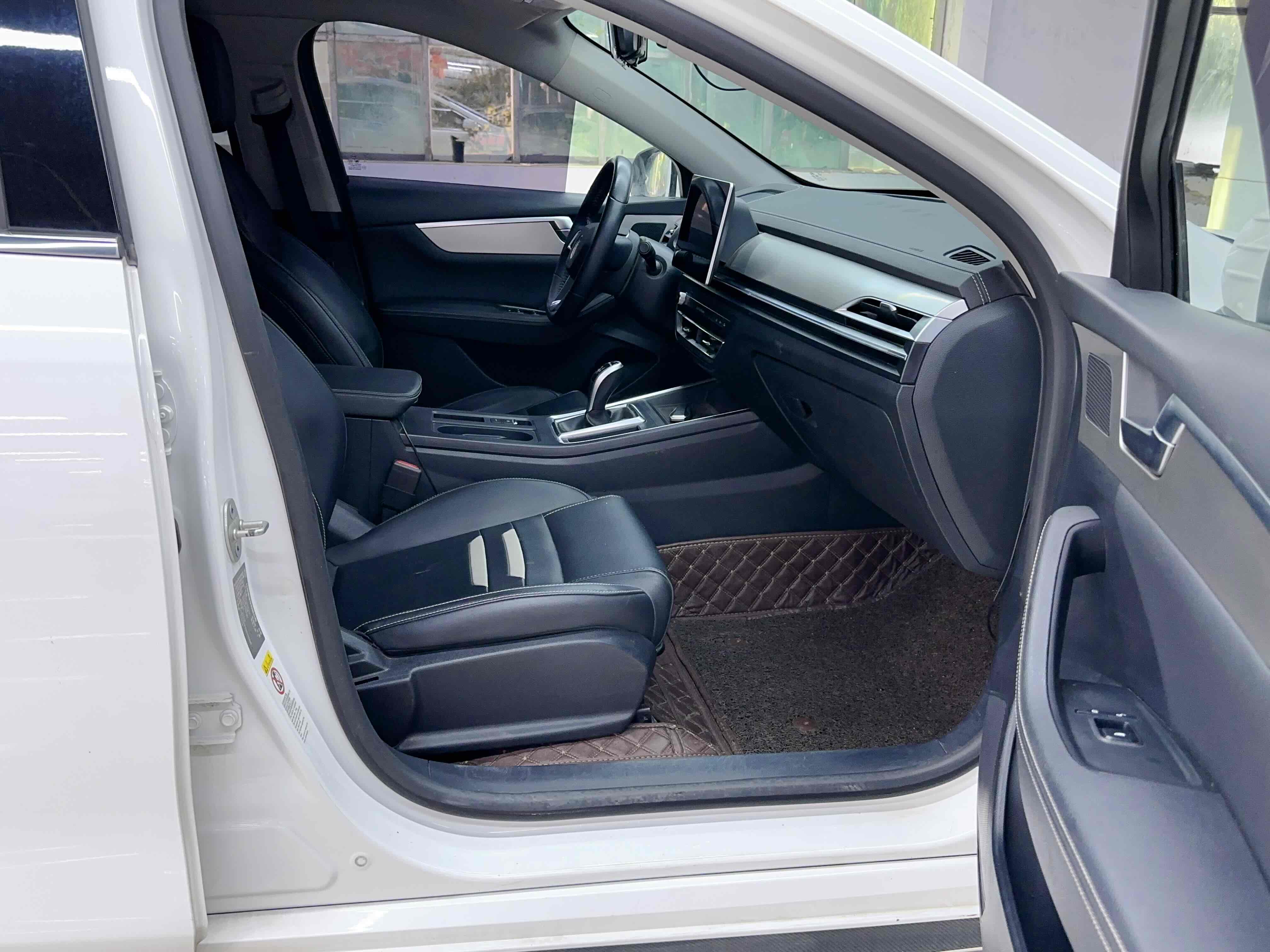 BYD Qin Pro 2019 #13 BYD Qin Pro 2019 car image #13