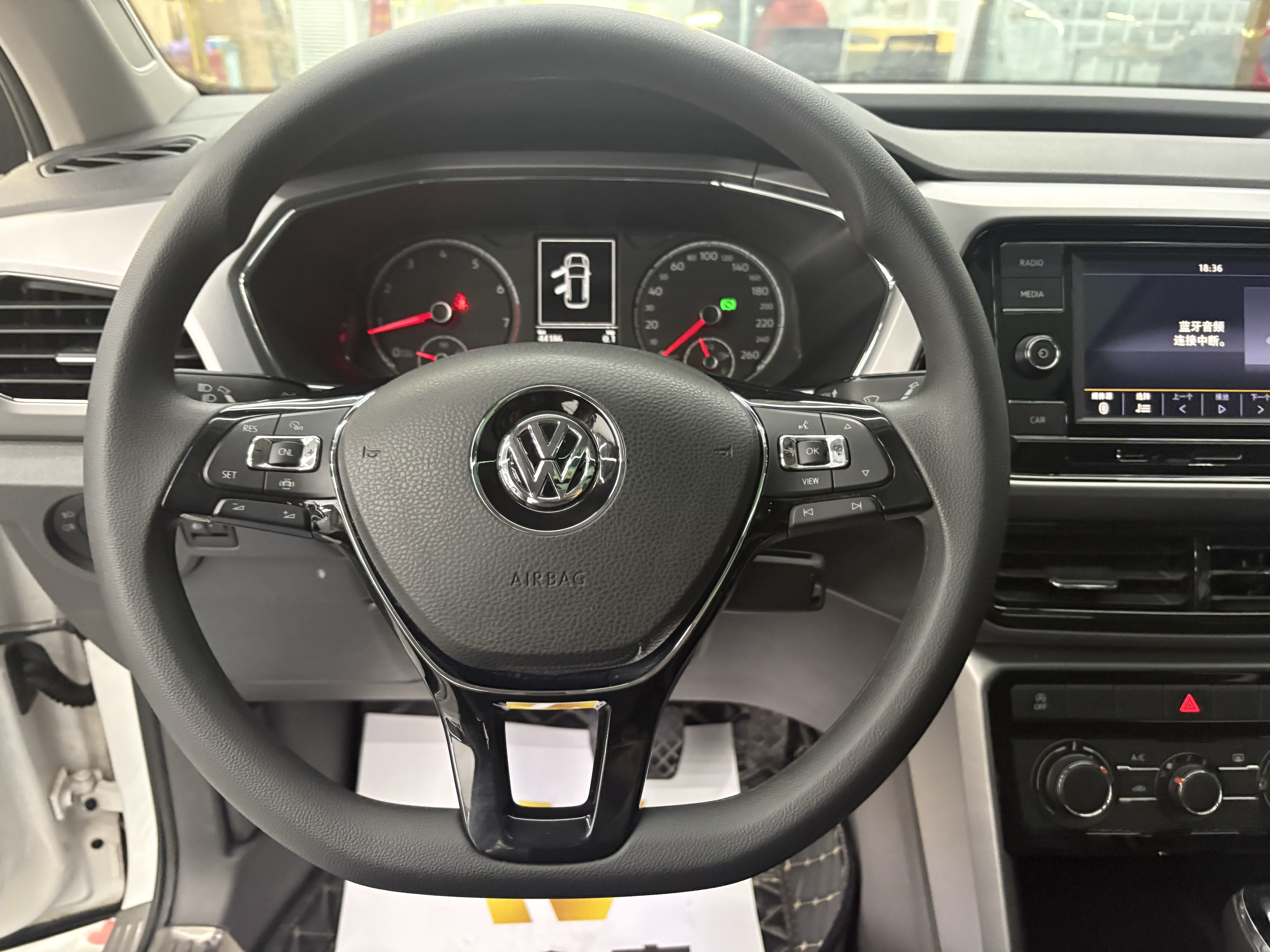 Volkswagen T-Cross 2020 car image #13