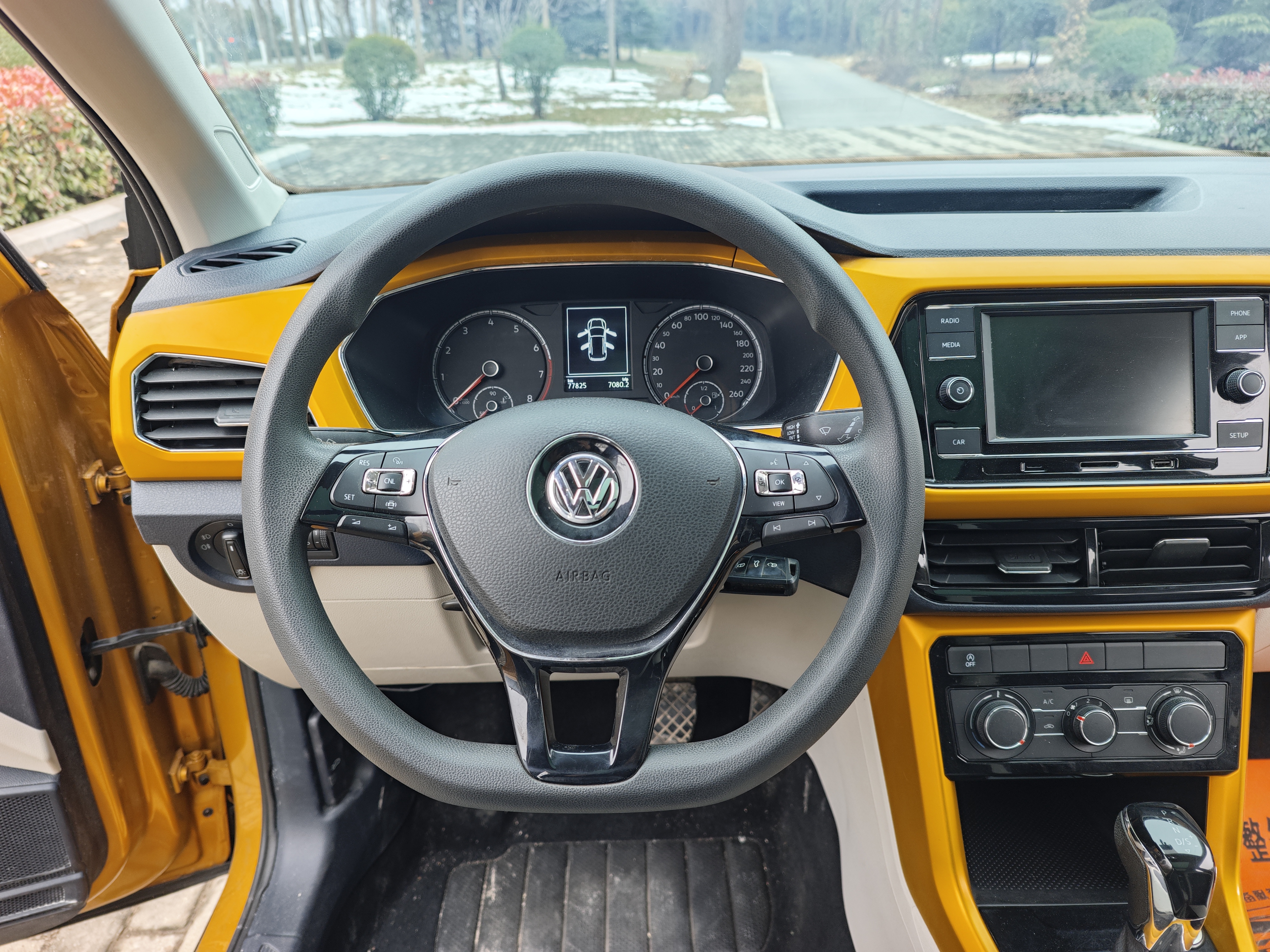 Volkswagen T-Cross 2019 #13 Volkswagen T-Cross 2019 car image #13