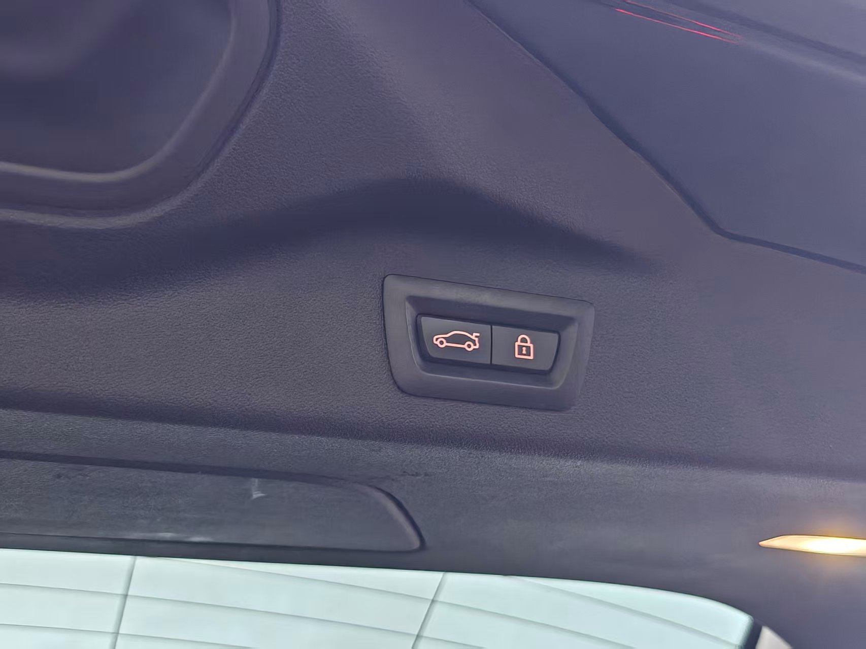 BMW X7 M60i 2019 car image #13