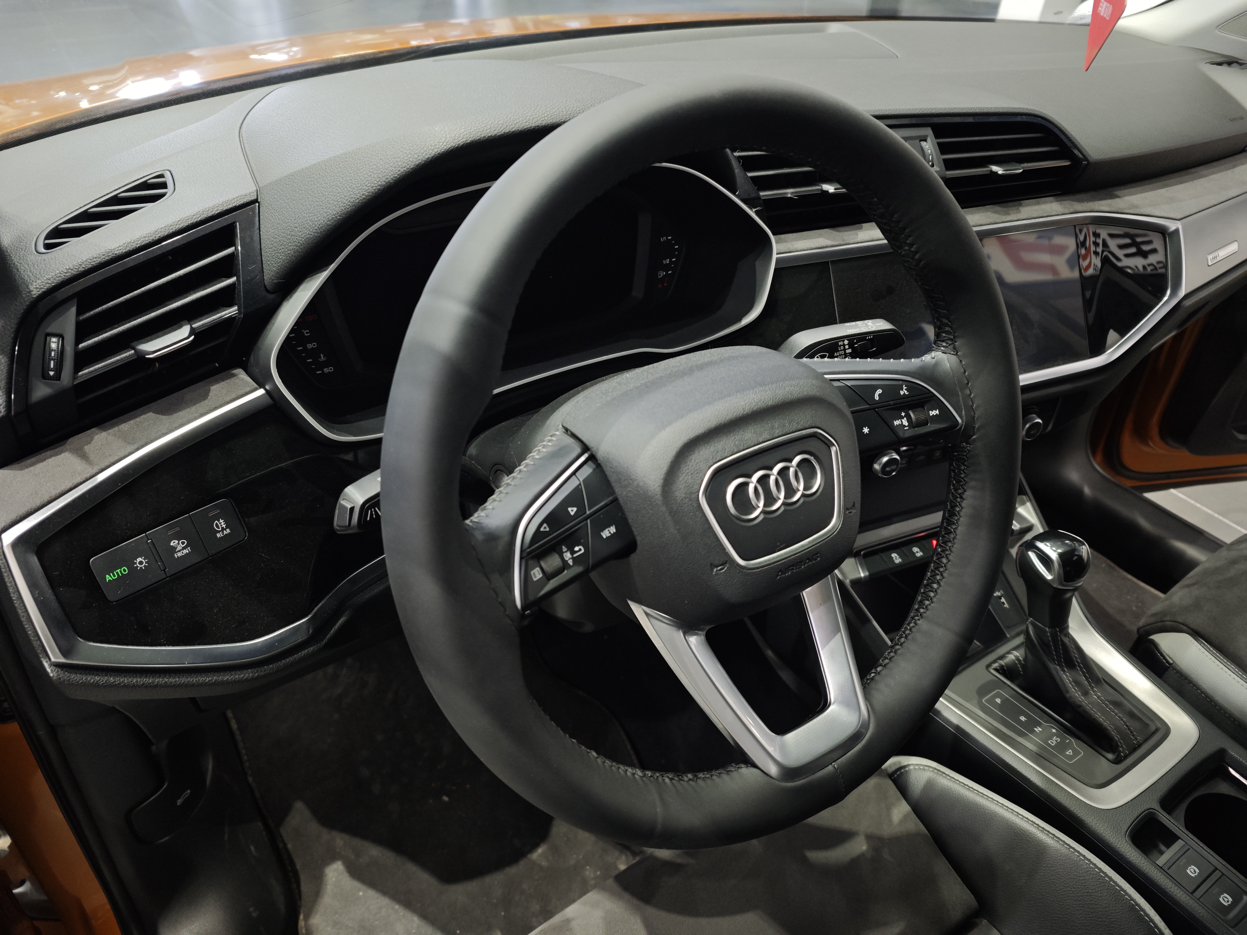 Audi Q3 2019 #13 Audi Q3 2019 car image #13
