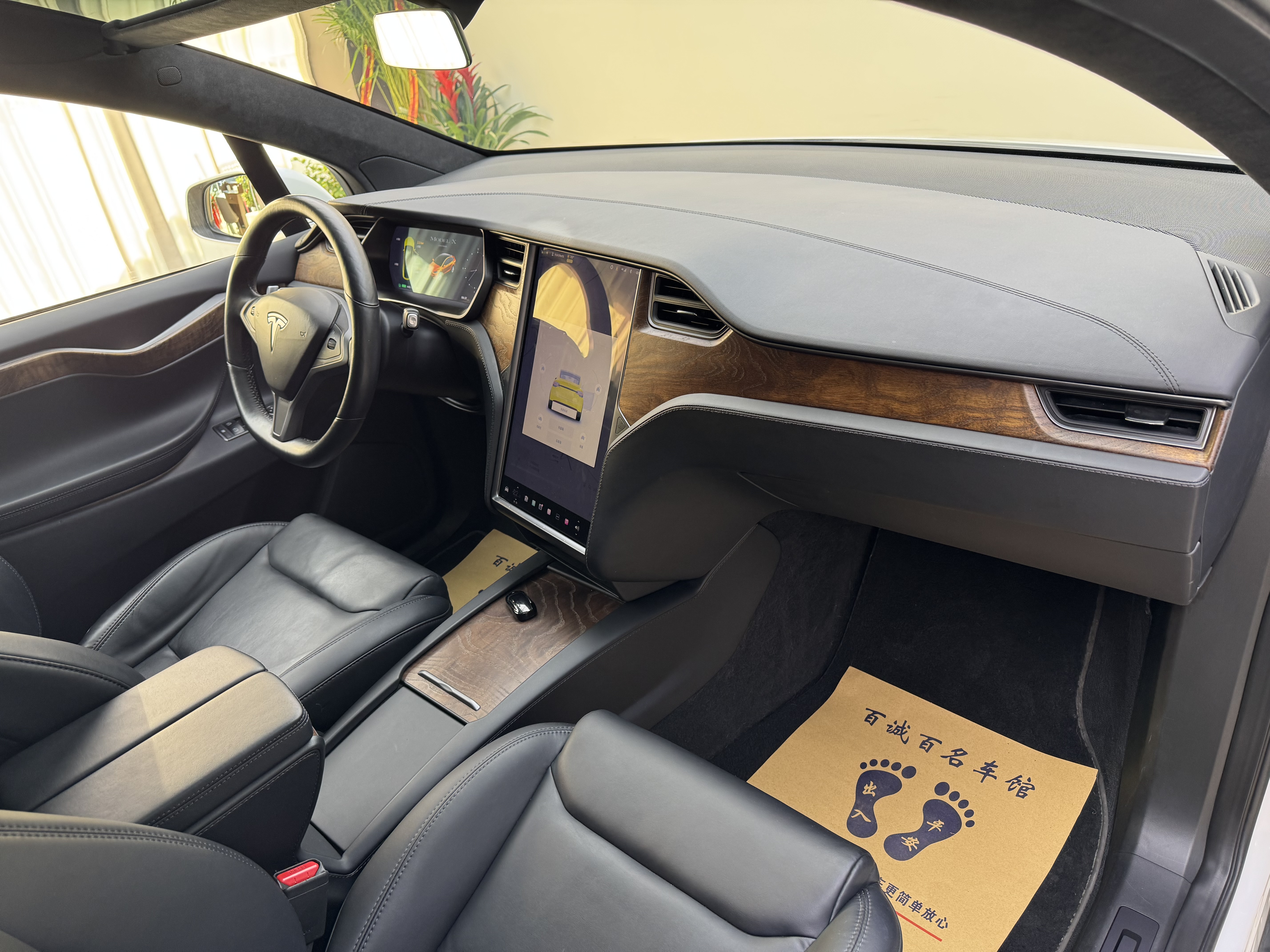 Tesla Model X 2020 #13 Tesla Model X 2020 car image #13