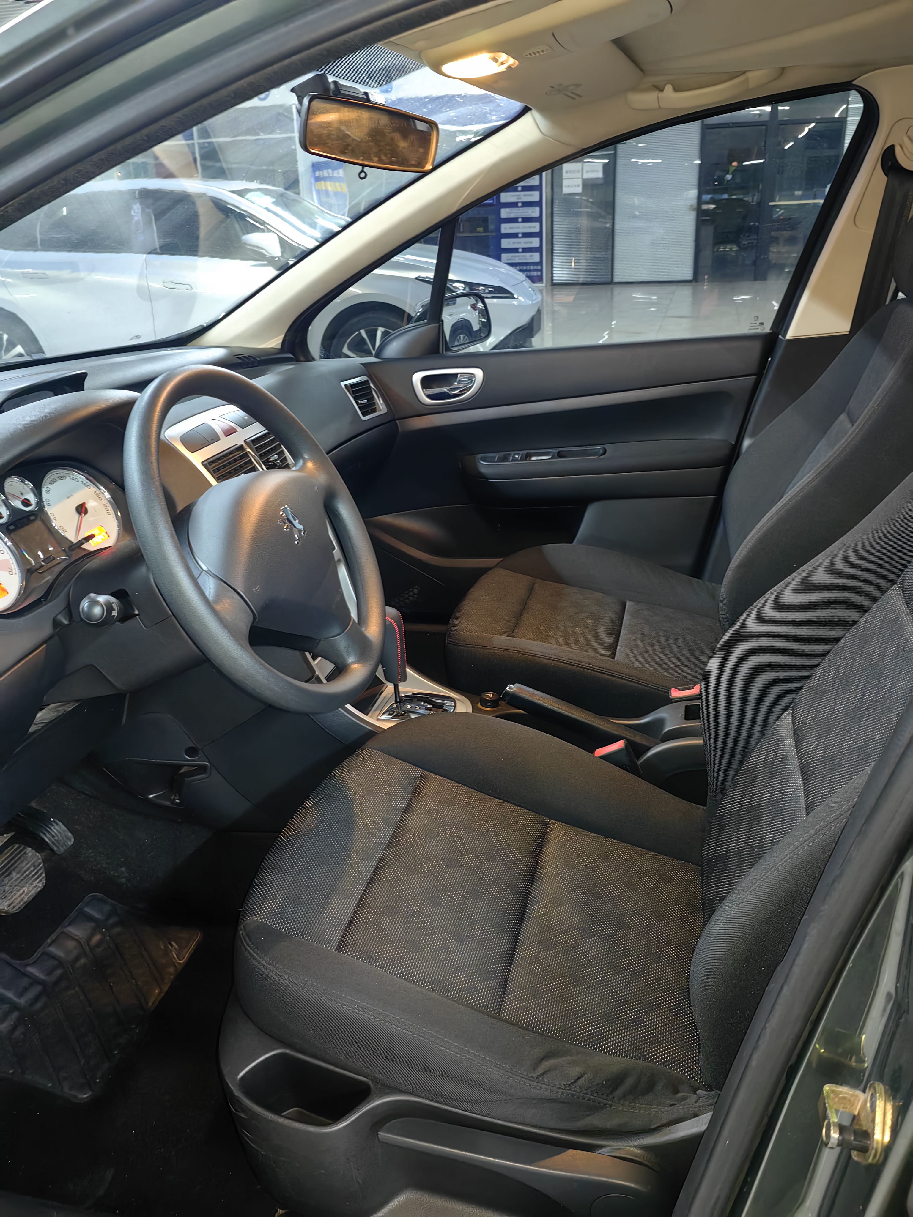 Peugeot 307 2011 car image #13