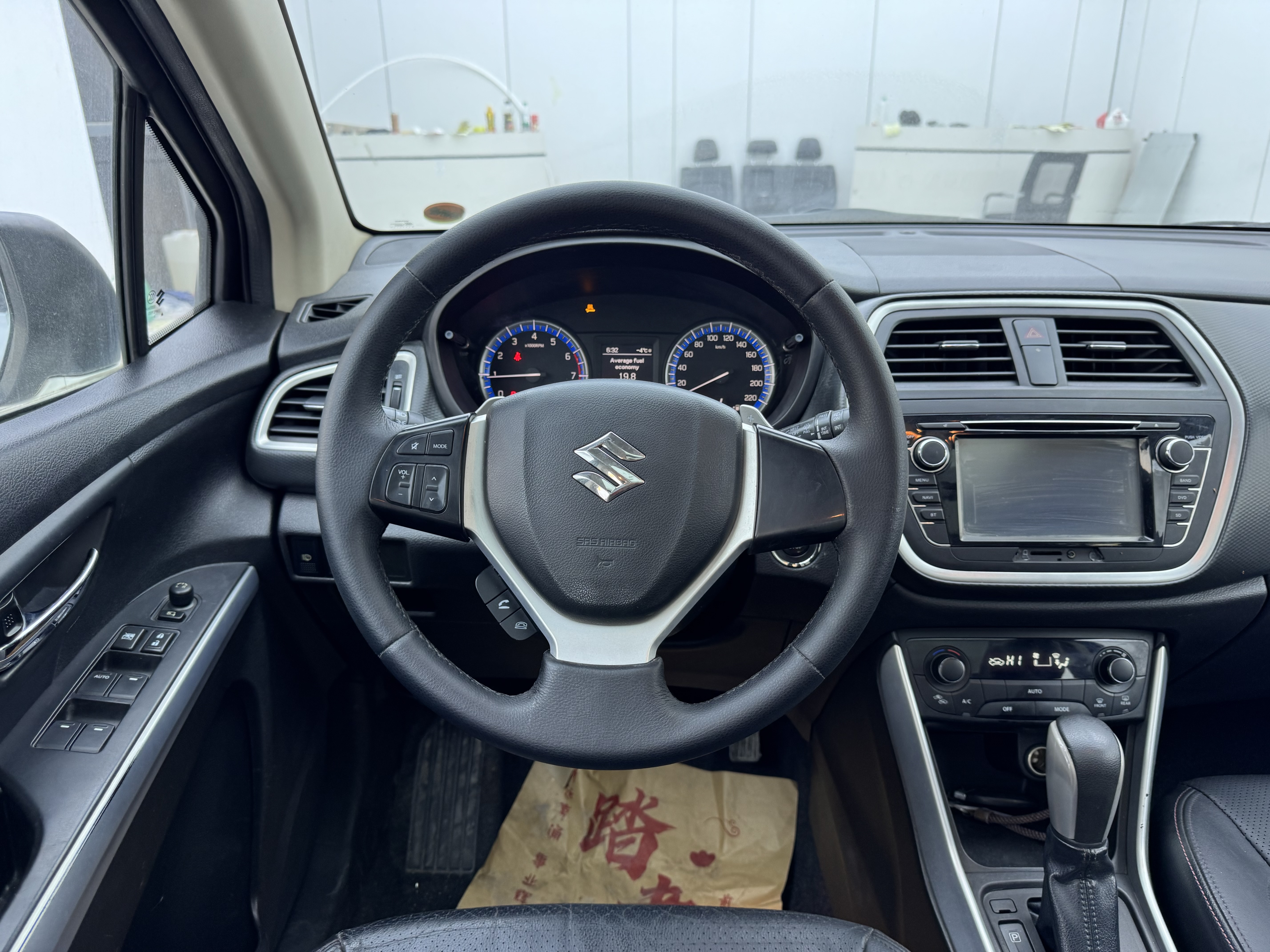 Suzuki S-Cross 2014 صورة سيارة #13