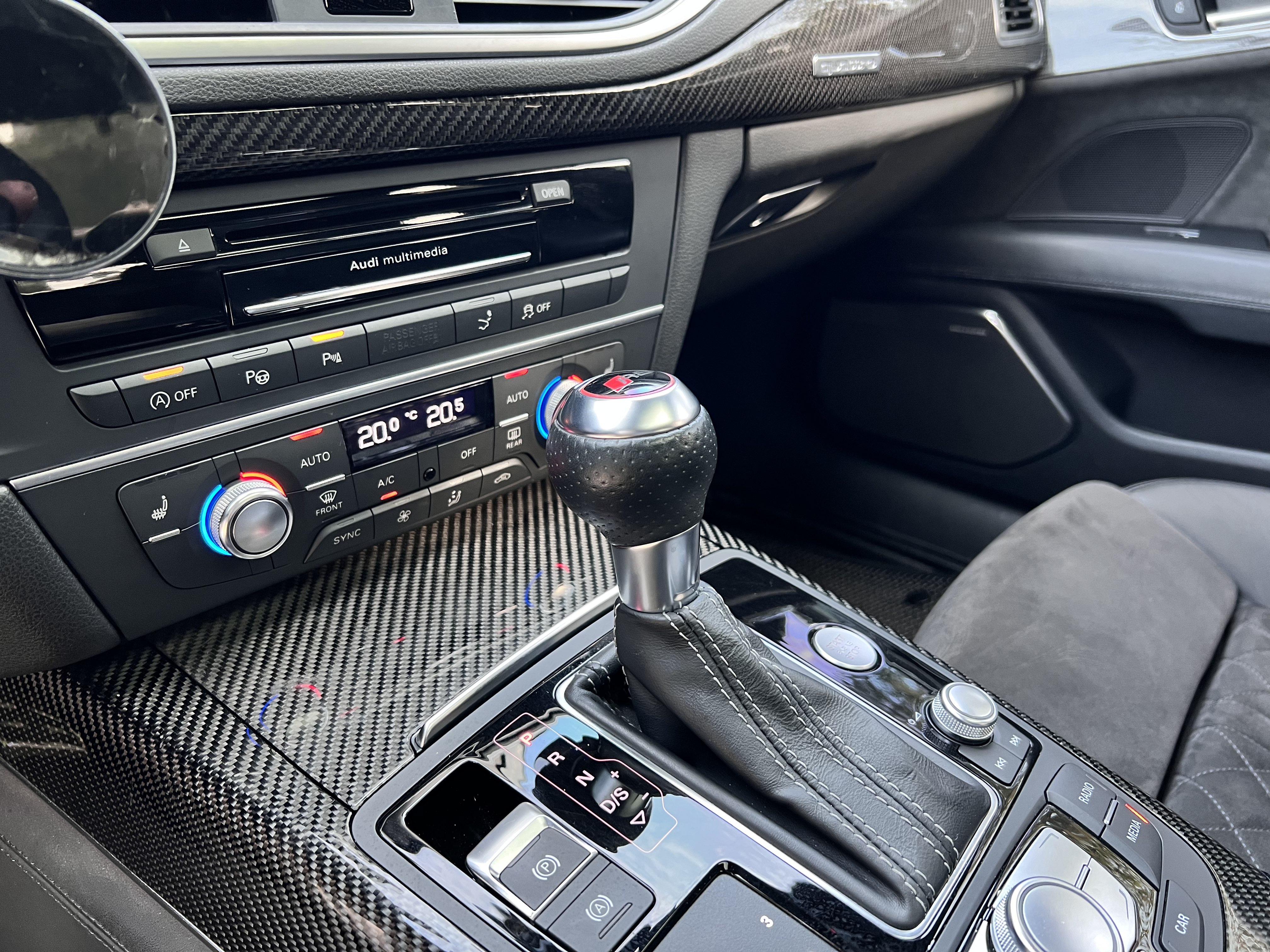 Audi RS 7 2015 car image #13