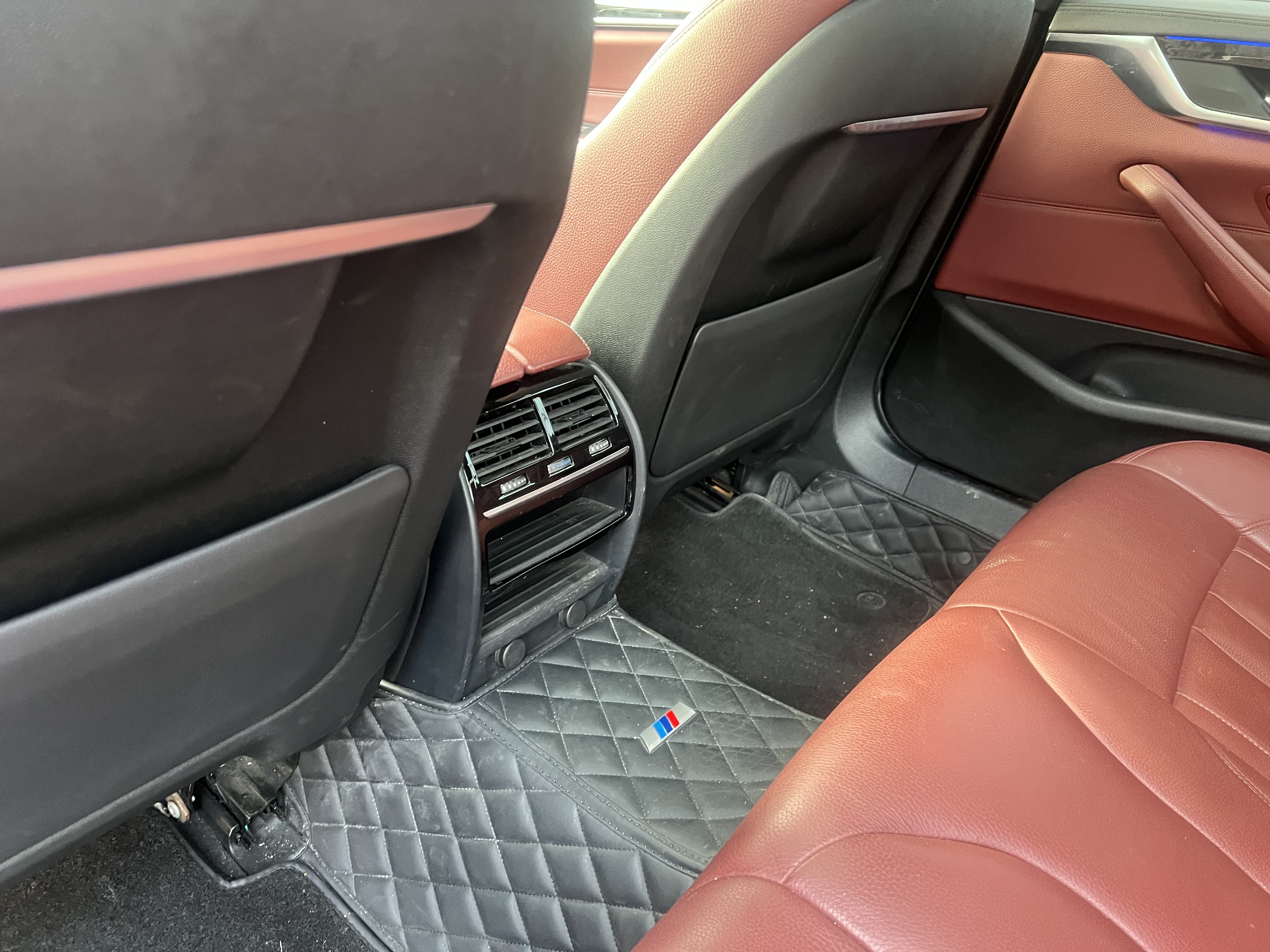 BMW 5 Series 2019 car image #13