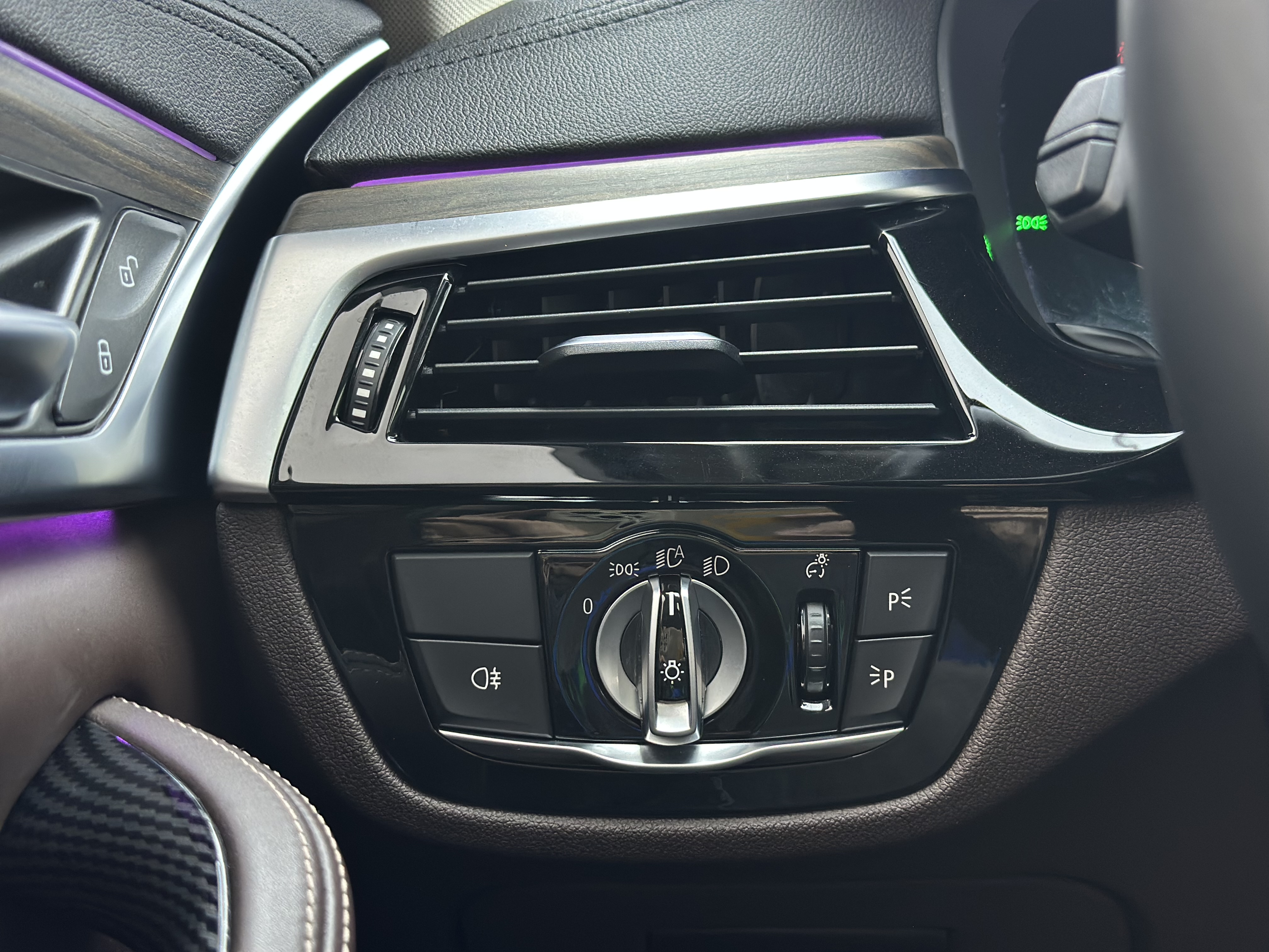 BMW 5 Series New Energy 2019 car image #13