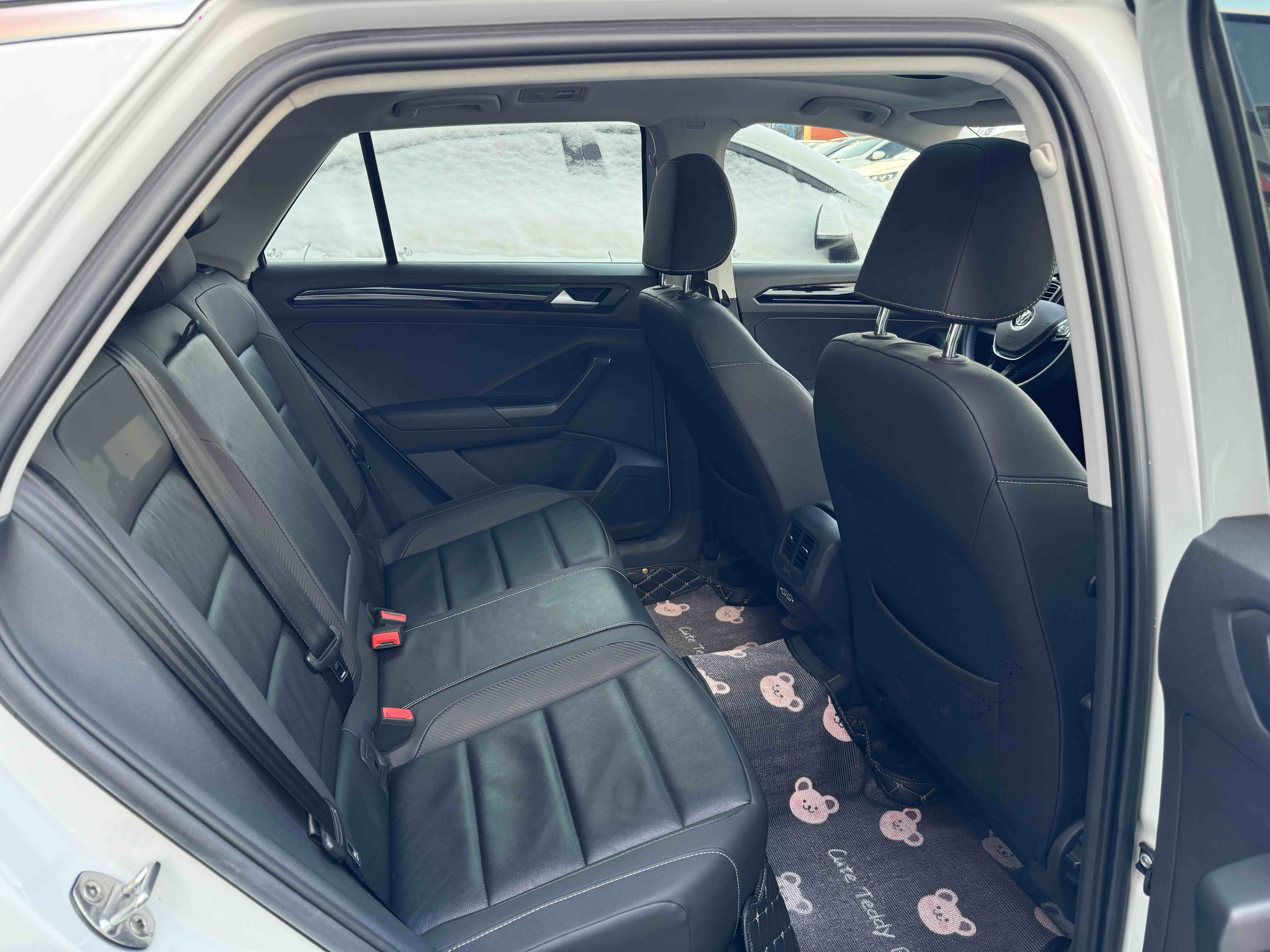 Volkswagen T-Roc 2019 car image #13