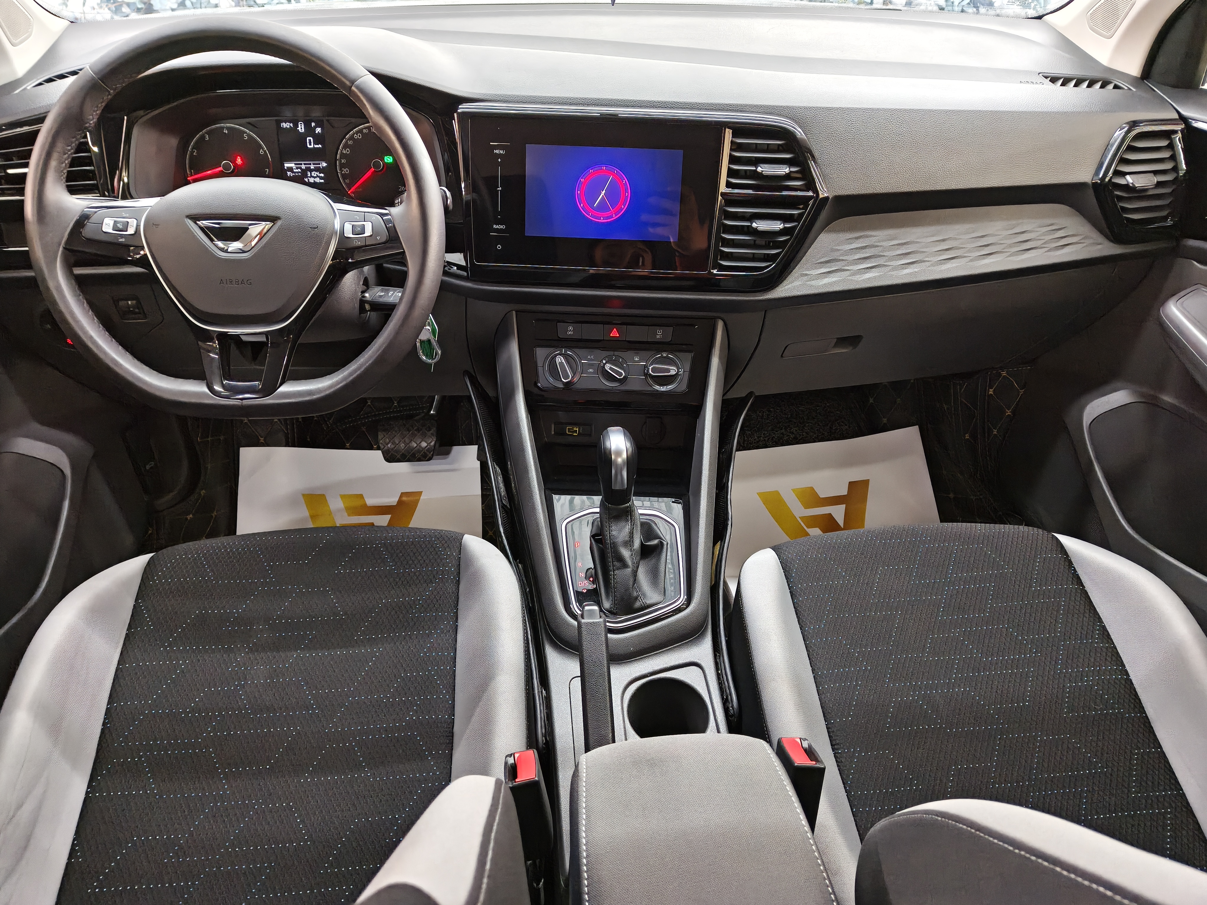 VS5 2019 car image #13
