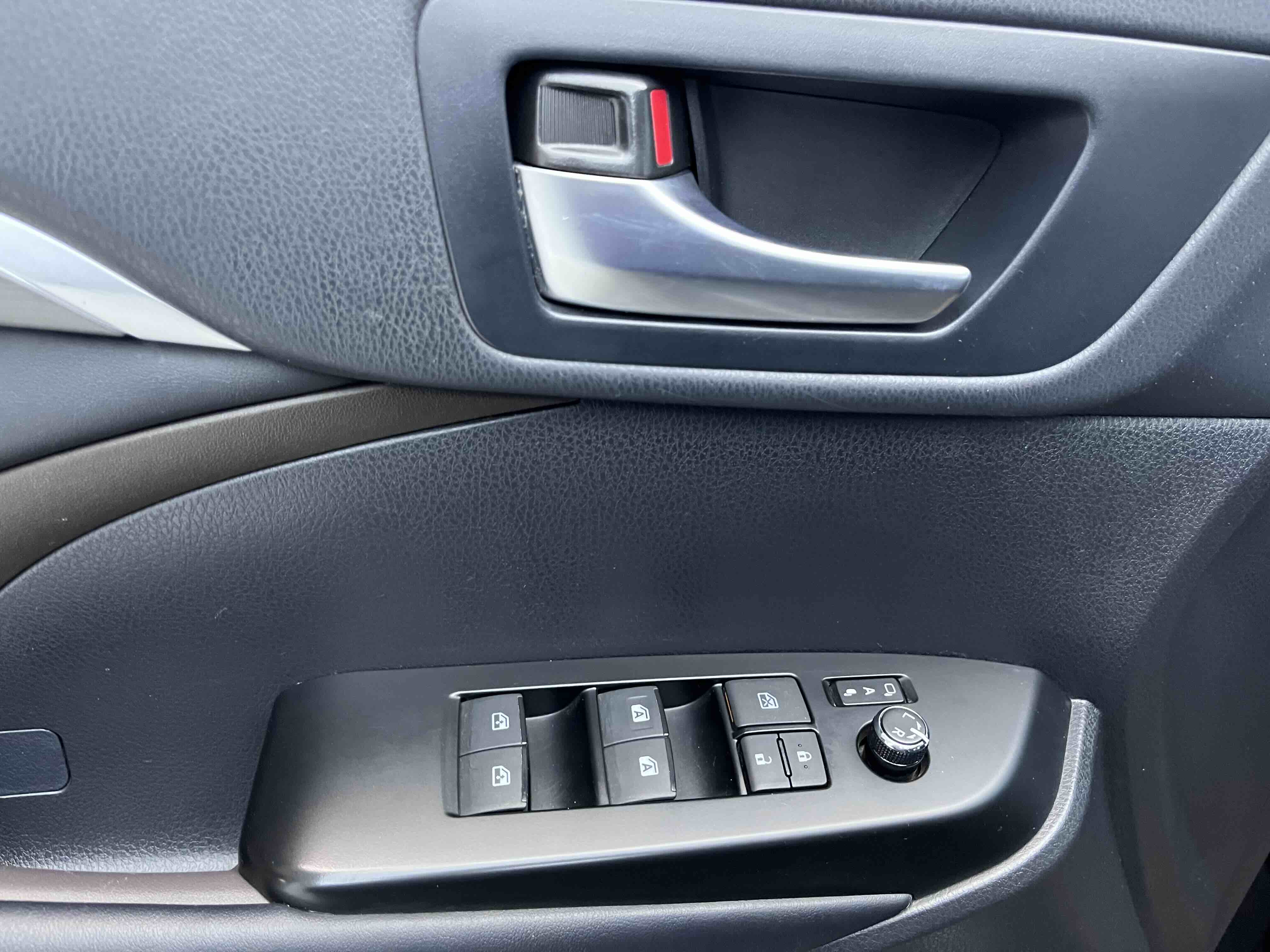 Toyota Highlander 2020 car image #13