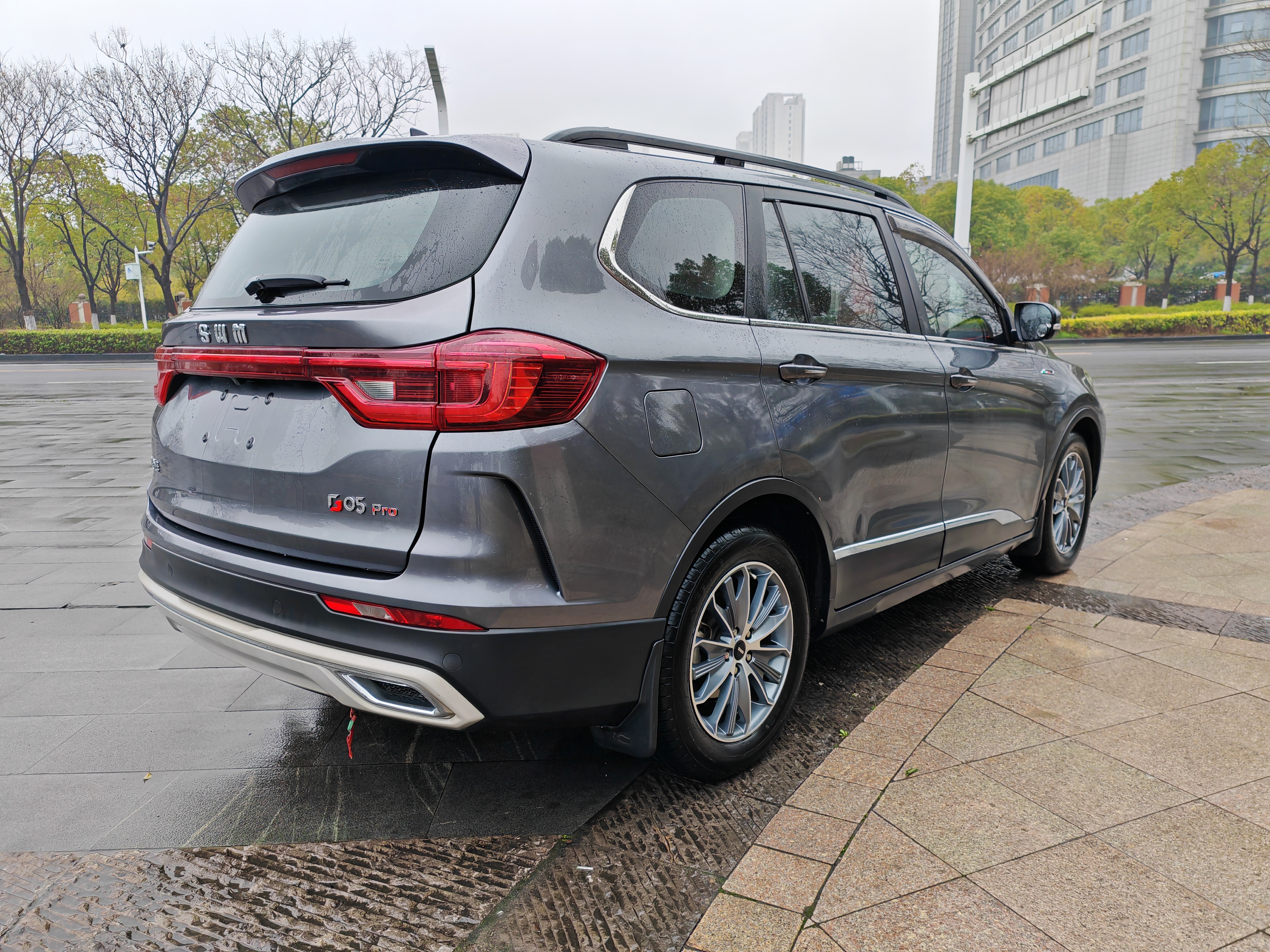 SWM G05 2021 car image #13