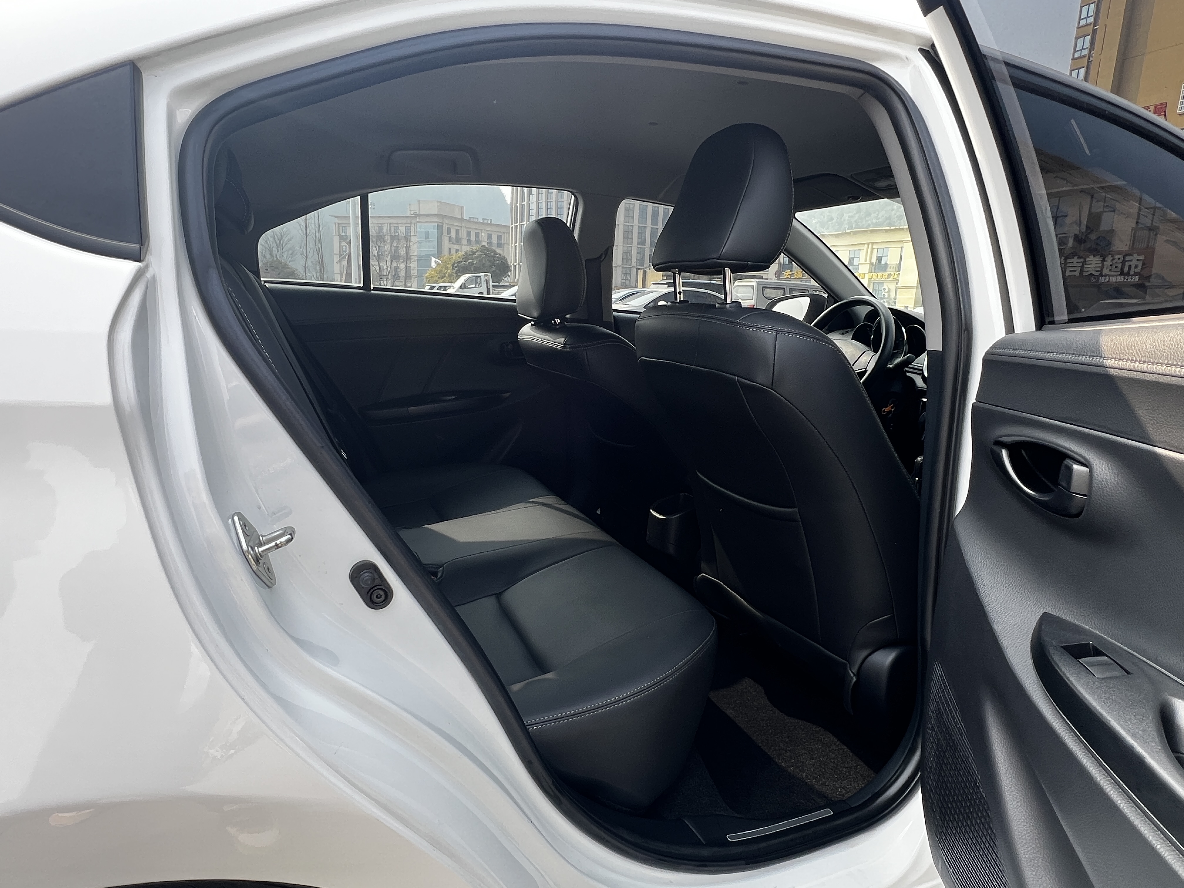 Toyota Yaris L Zhixiang 2020 صورة سيارة #13