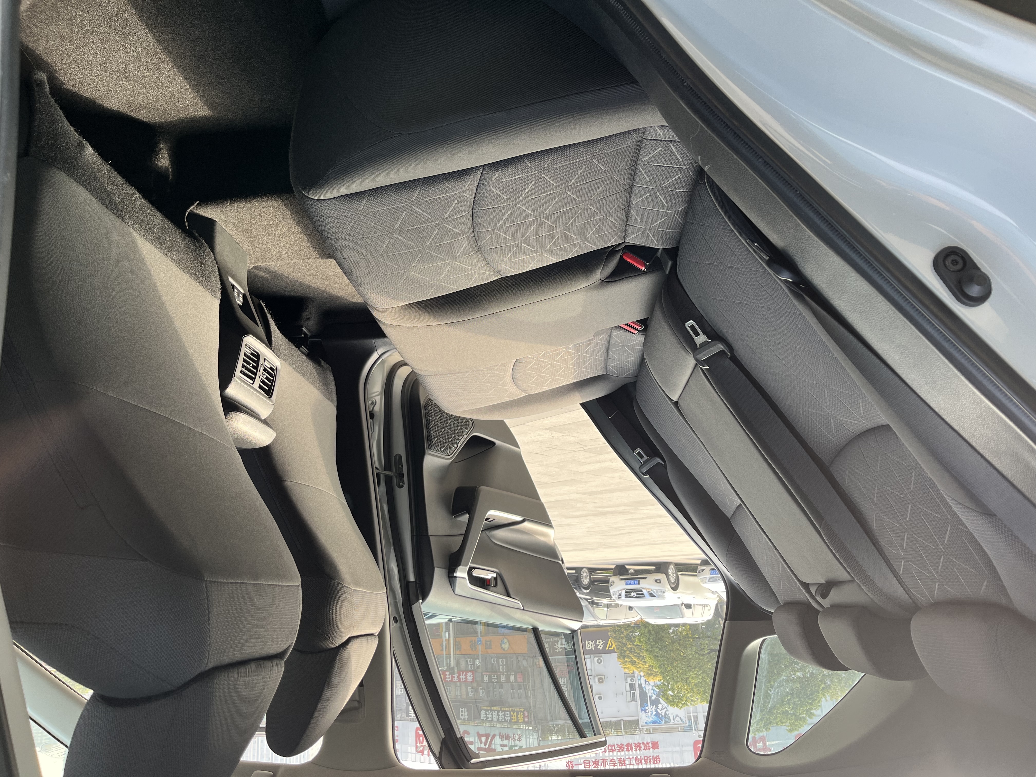Toyota RAV4 2019 #13 Toyota RAV4 2019 car image #13