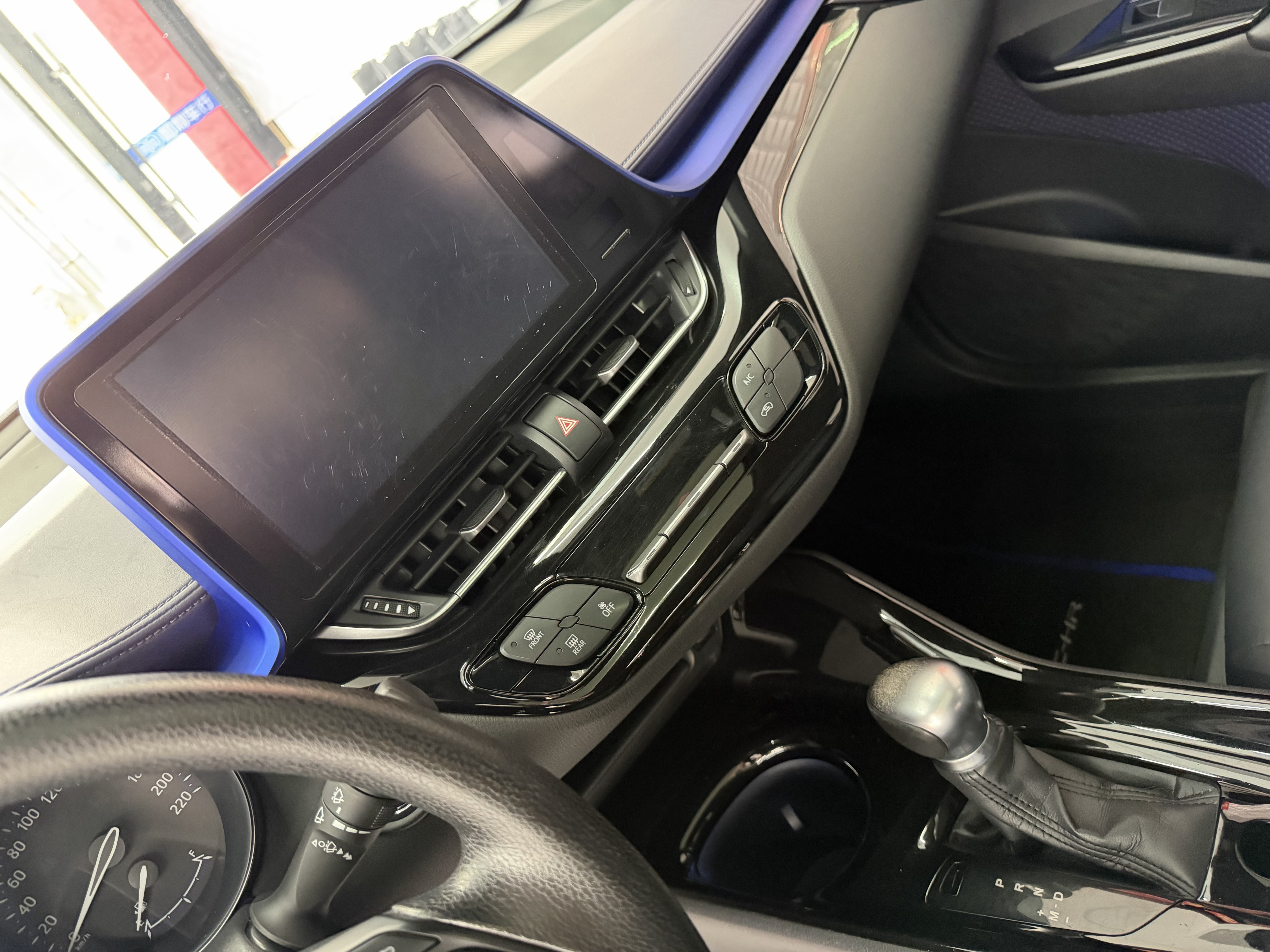 Toyota C-HR 2020 immagine di auto #13