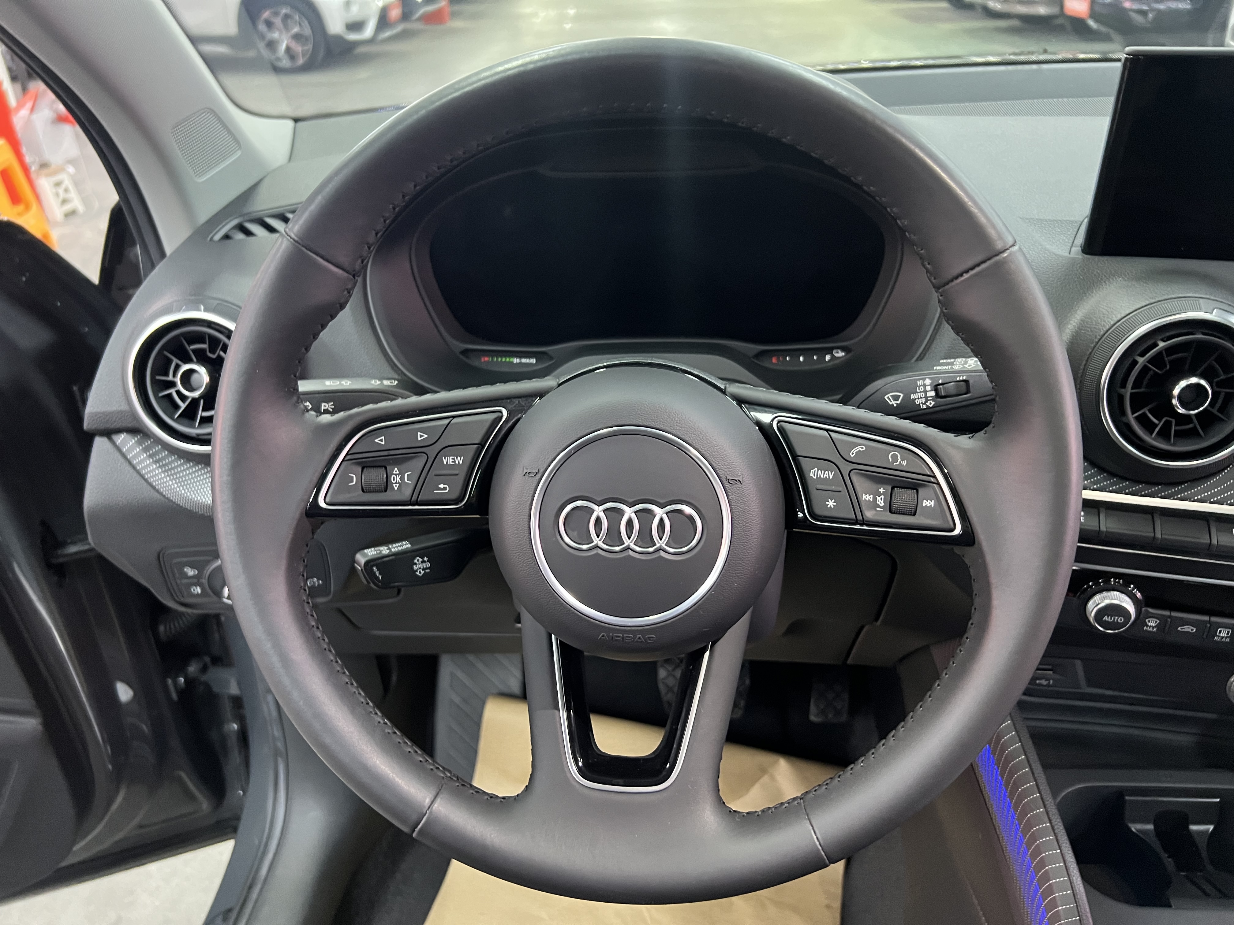 Audi Q2L e-tron 2021 car image #13