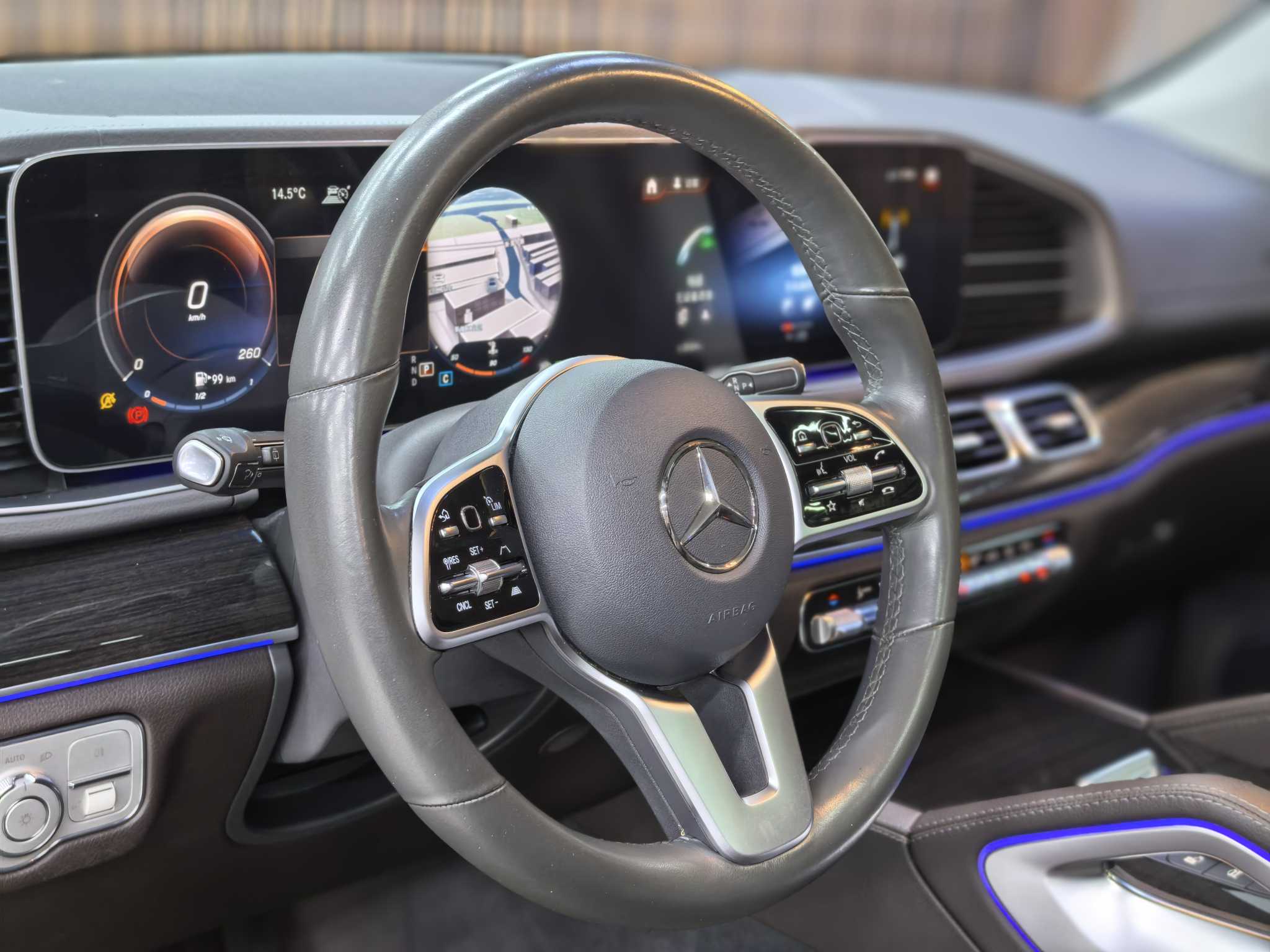 Mercedes-Benz GLE Class 2020 car image #13