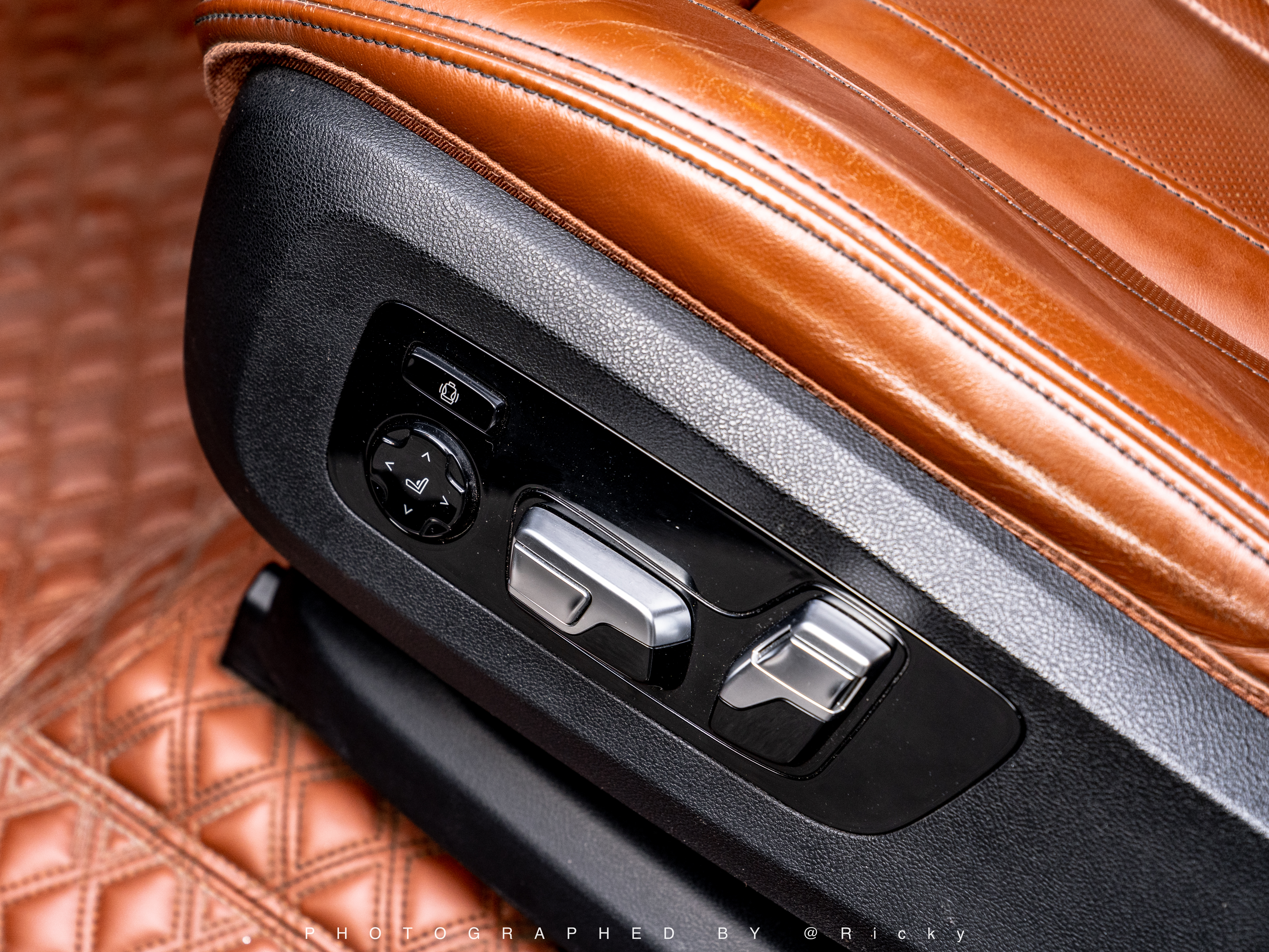 BMW X7 2020 immagine di auto #13