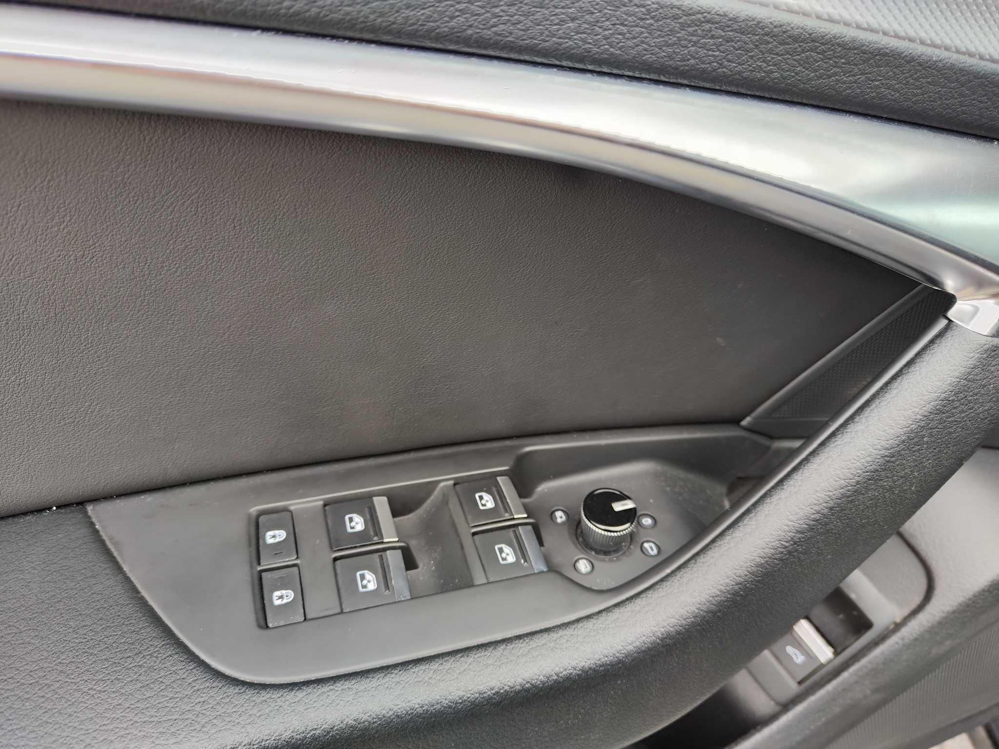 Audi A6L New Energy 2021 #13 Audi A6L New Energy 2021 car image #13