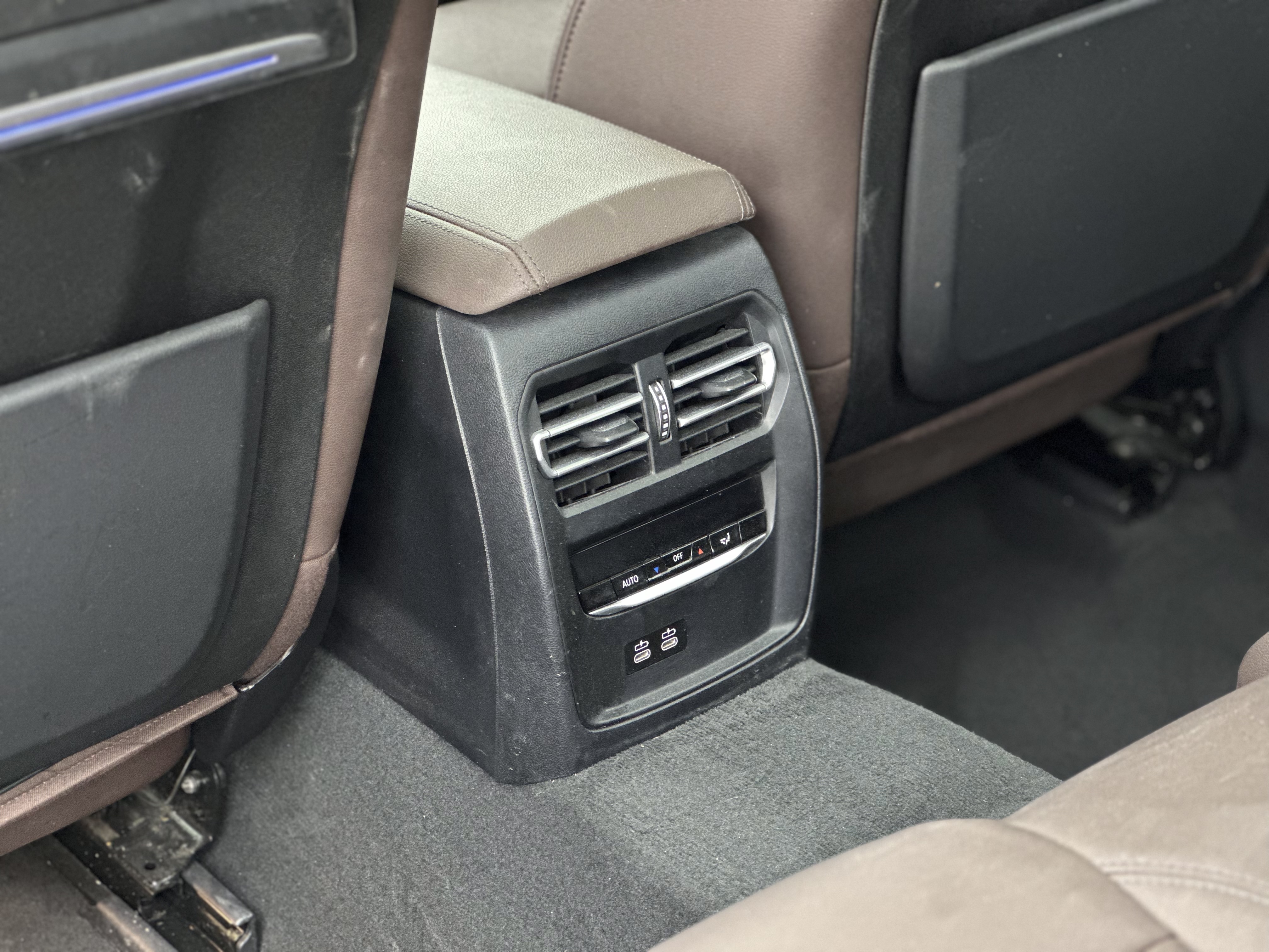 BMW 3 Series 2020 car image #13