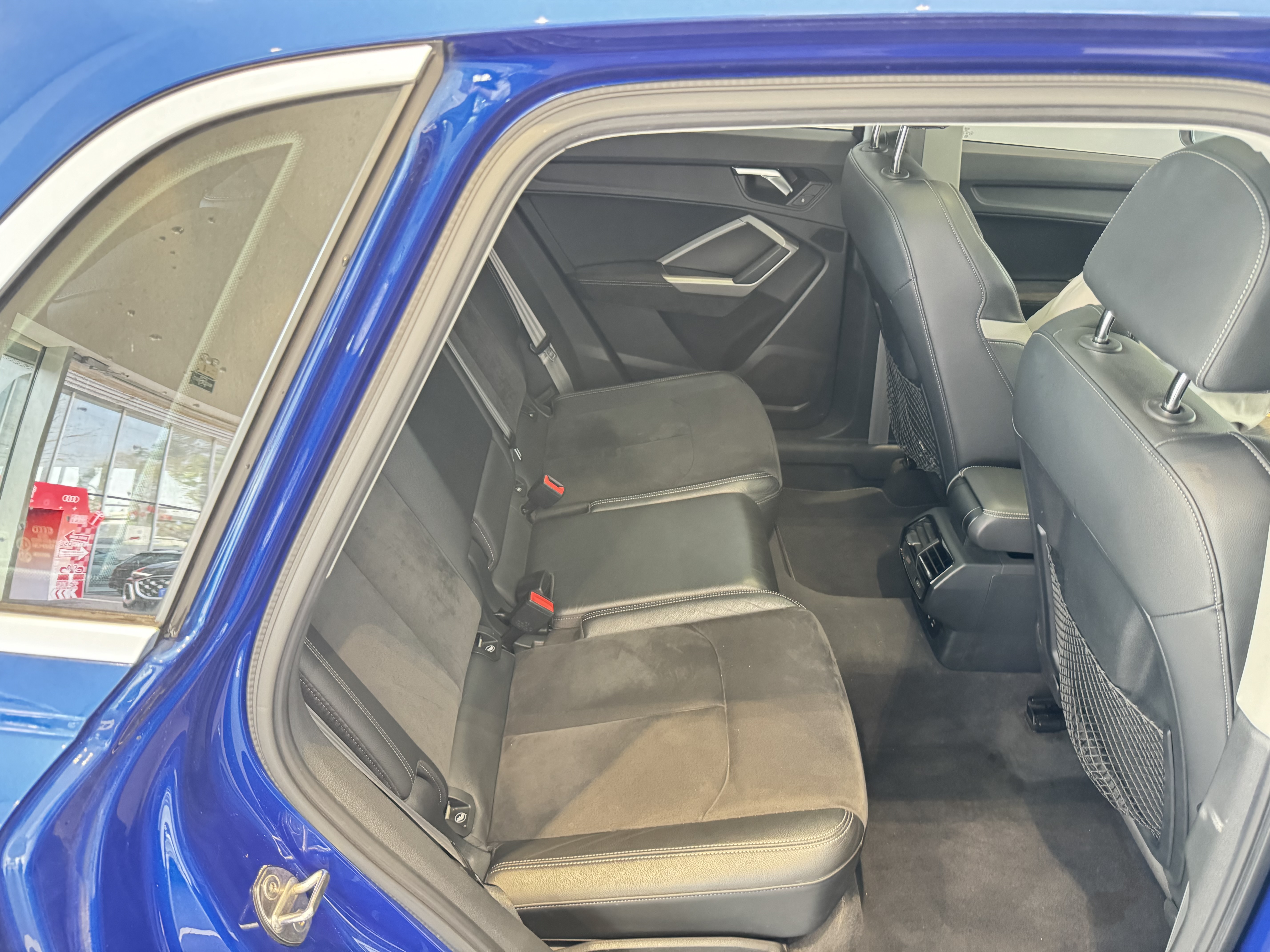 Audi Q3 2020 car image #13