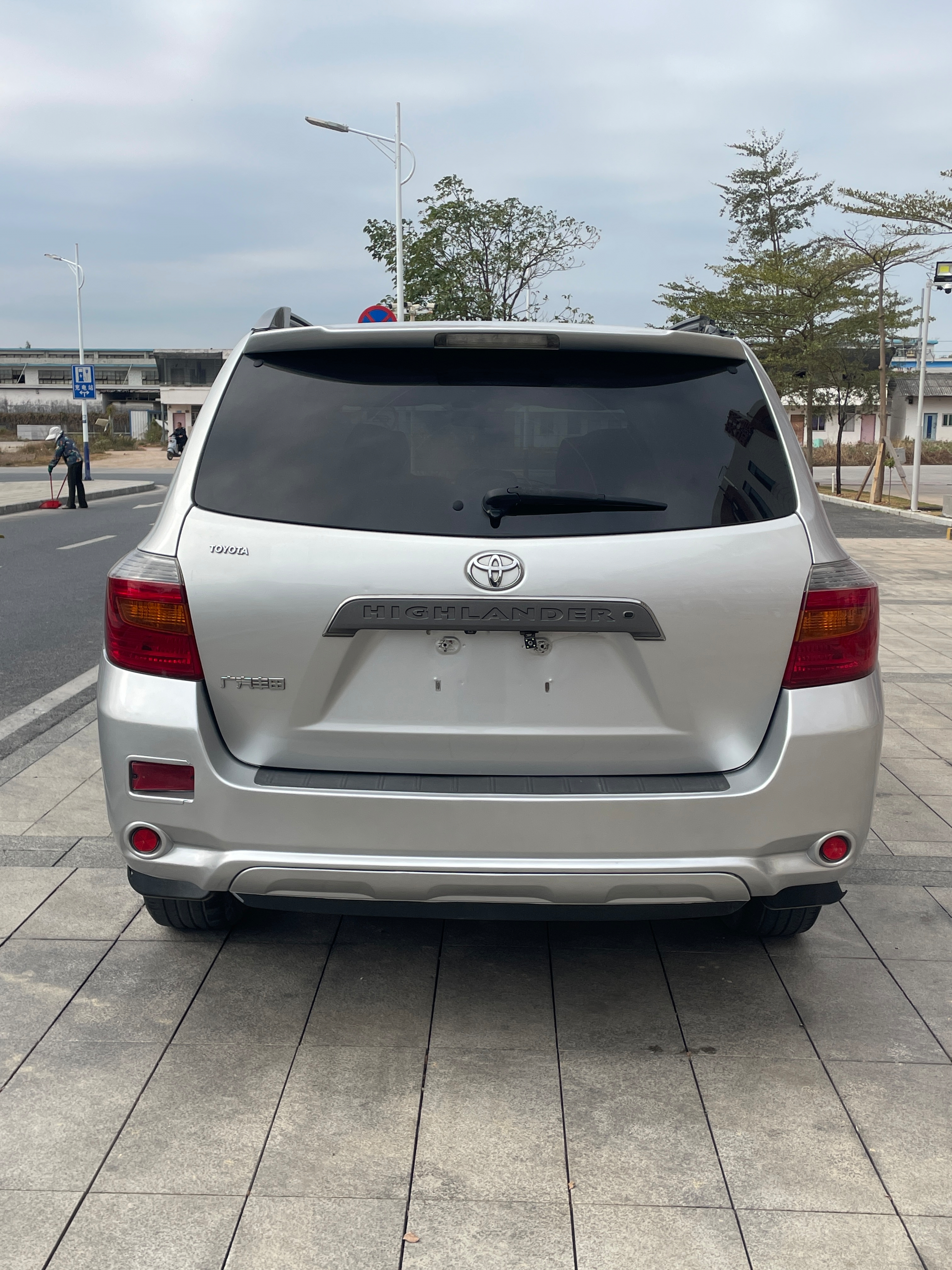 Toyota Highlander 2010 car image #13