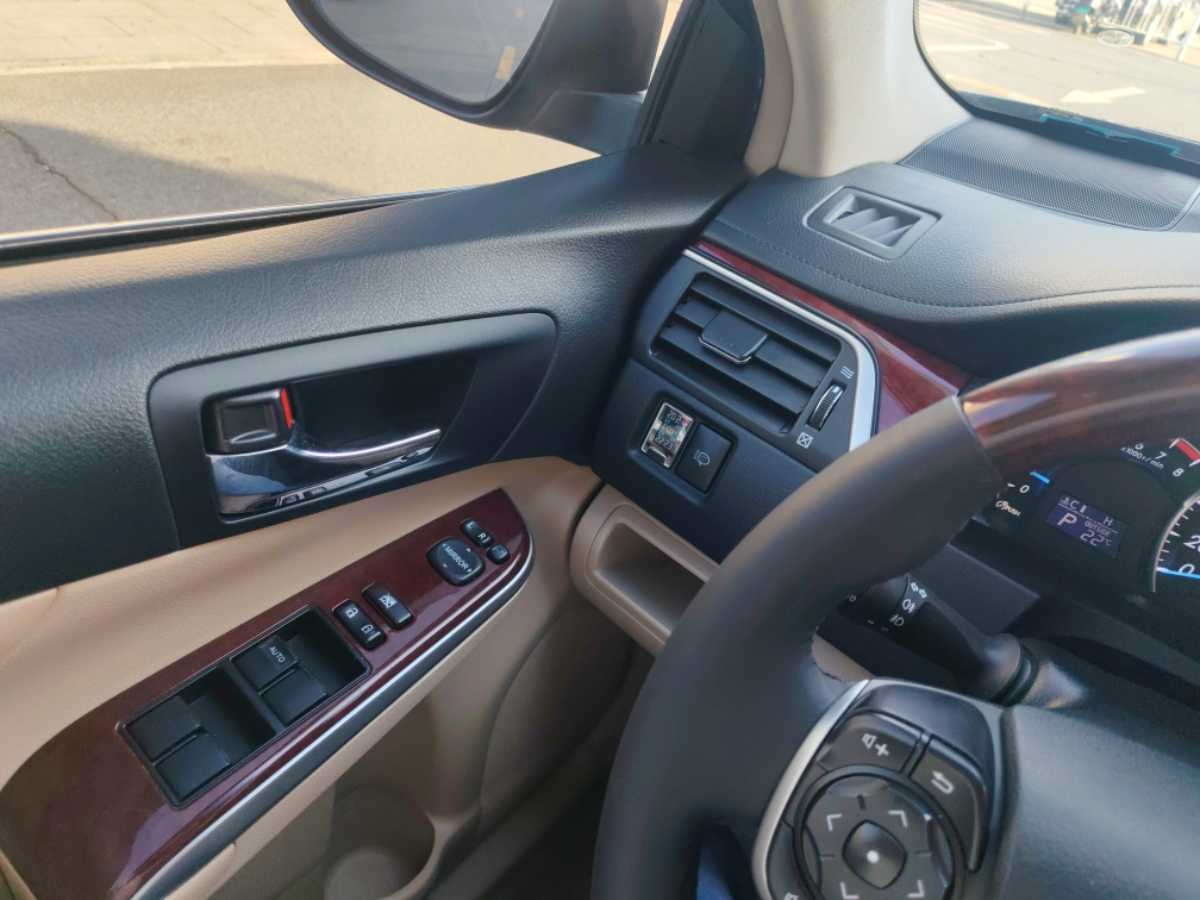 Toyota Camry 2014 صورة سيارة #13