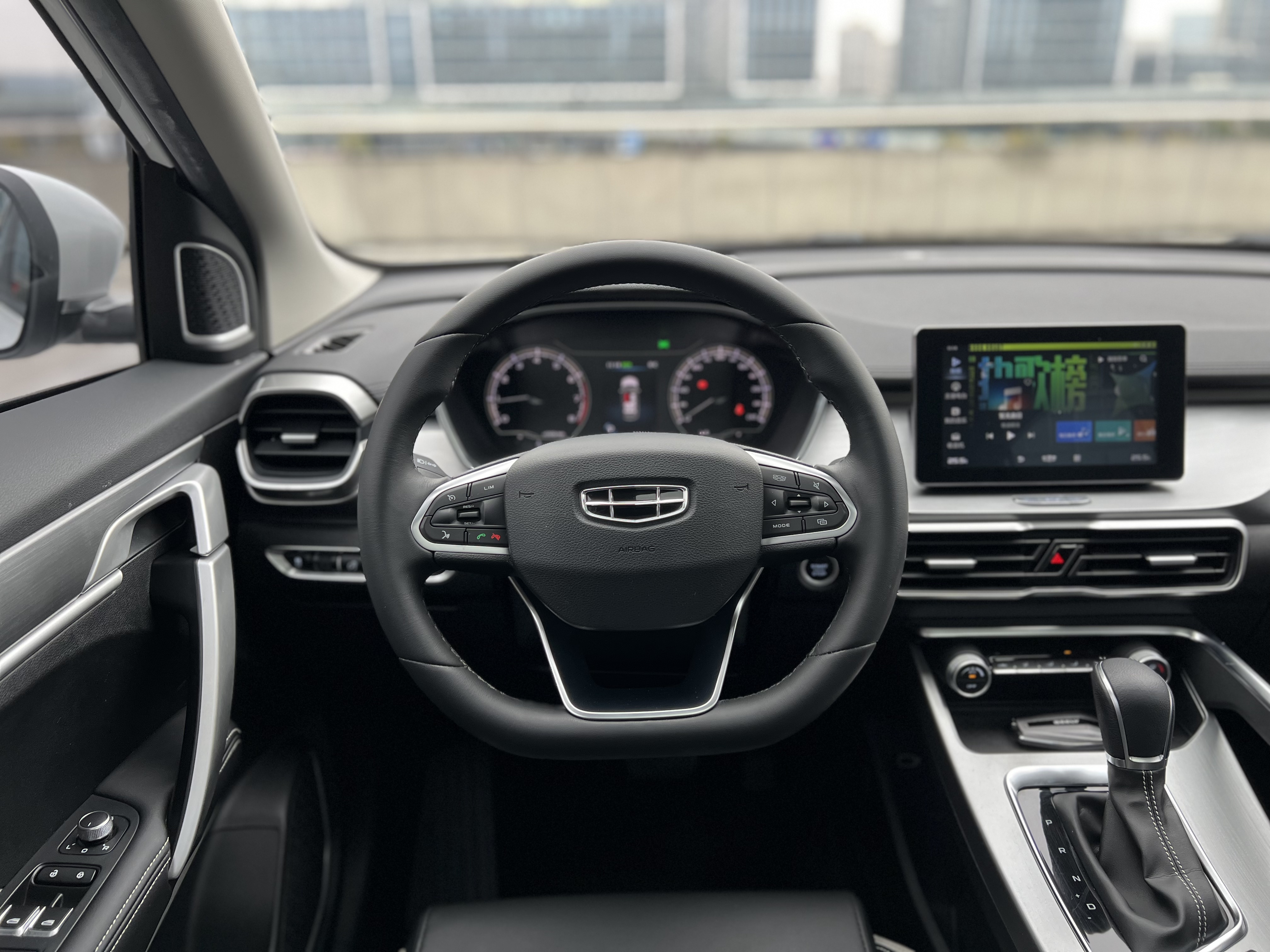 GEELY Coolray 2020 car image #13