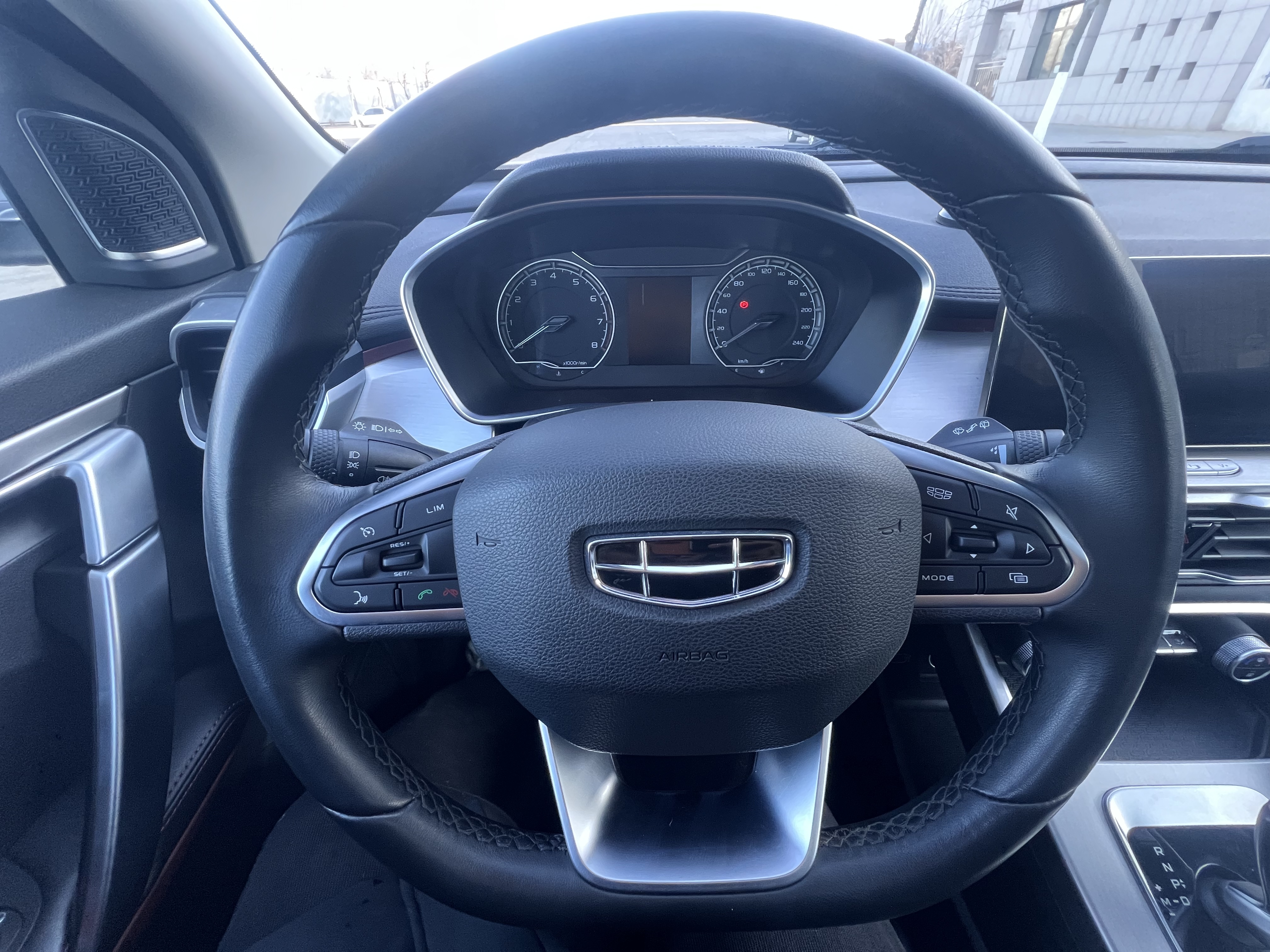 GEELY Coolray 2021 car image #13