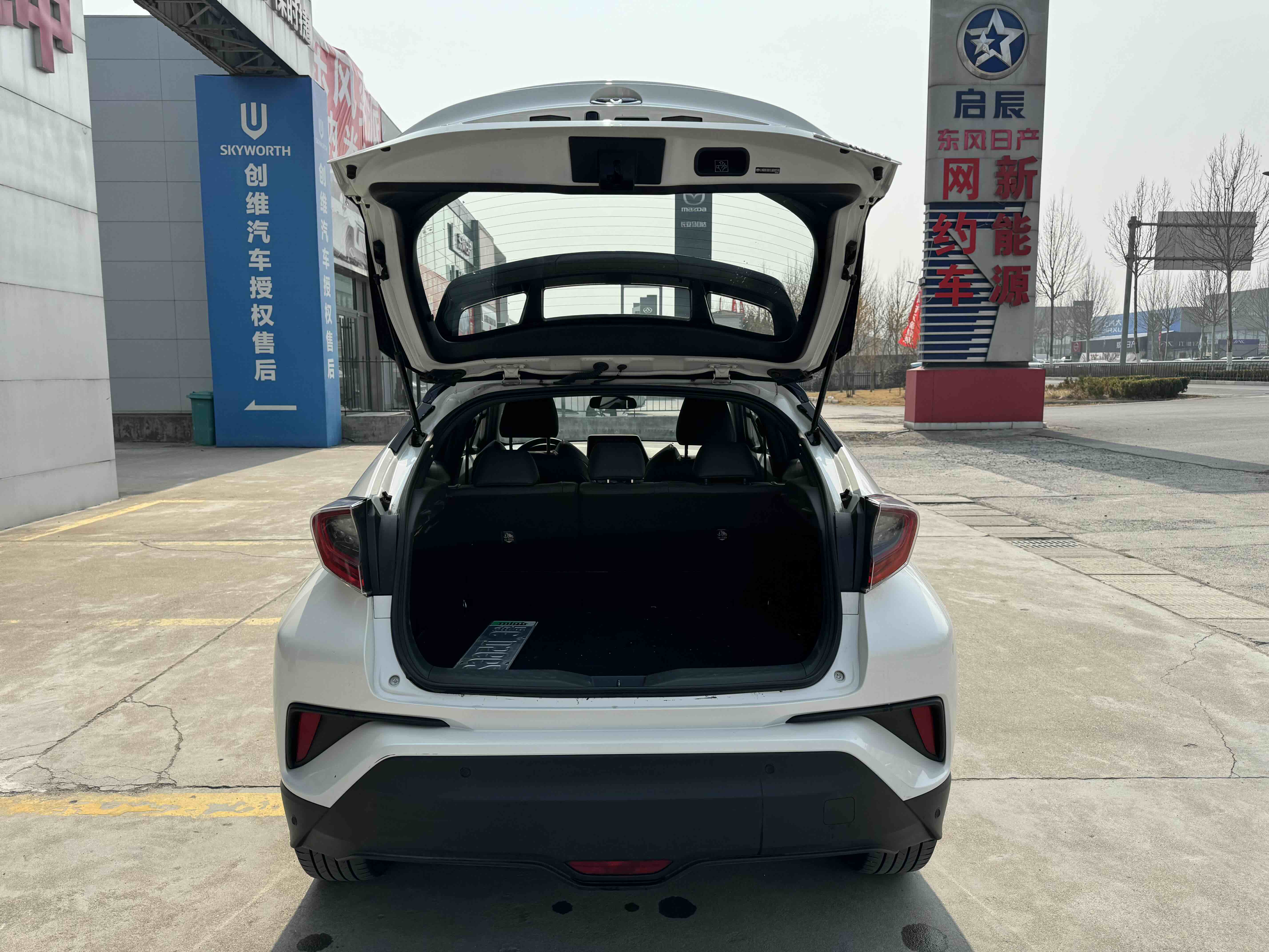 Toyota C-HR EV 2020 car image #13