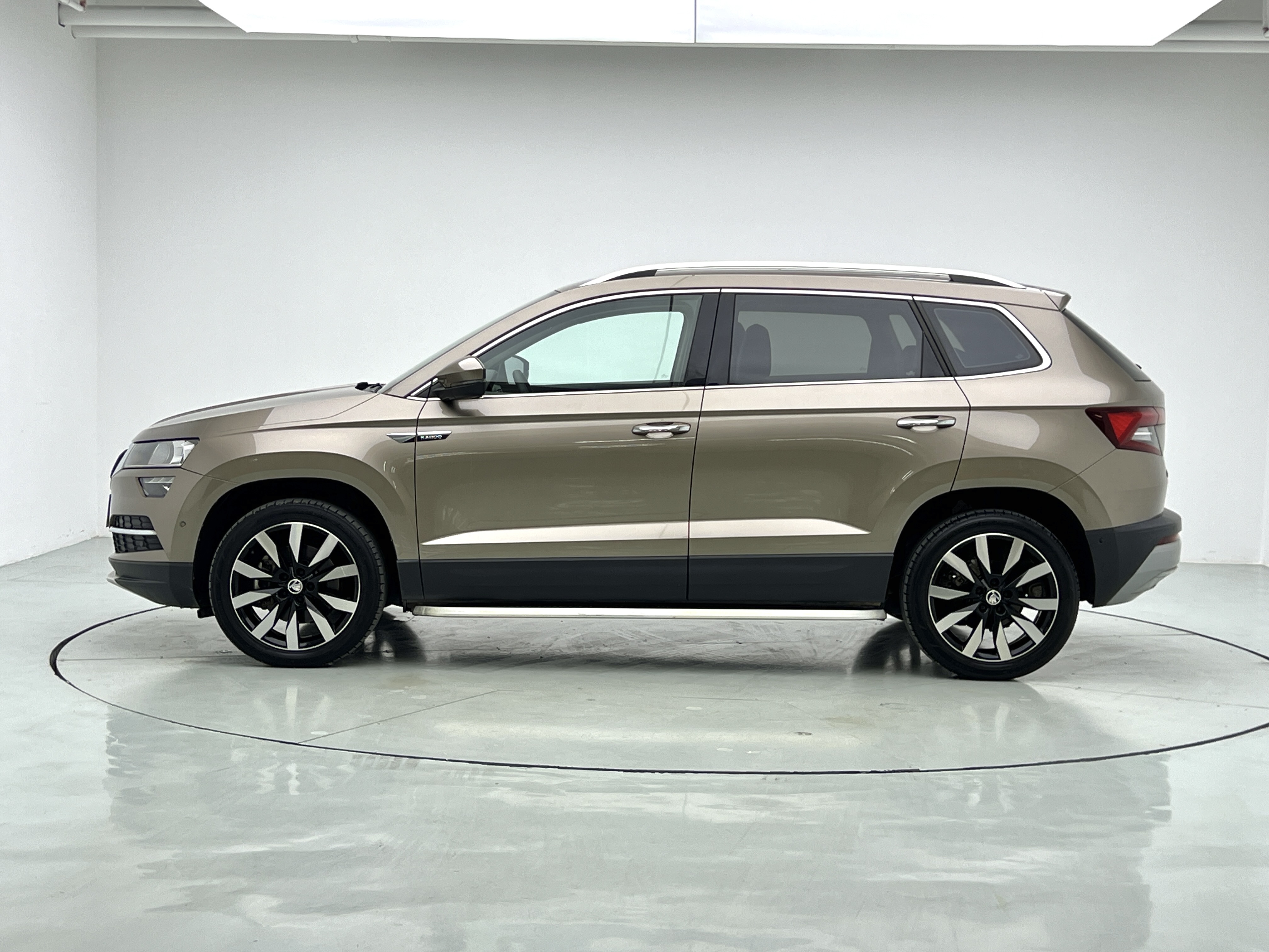 Skoda Karoq 2020 car image #13
