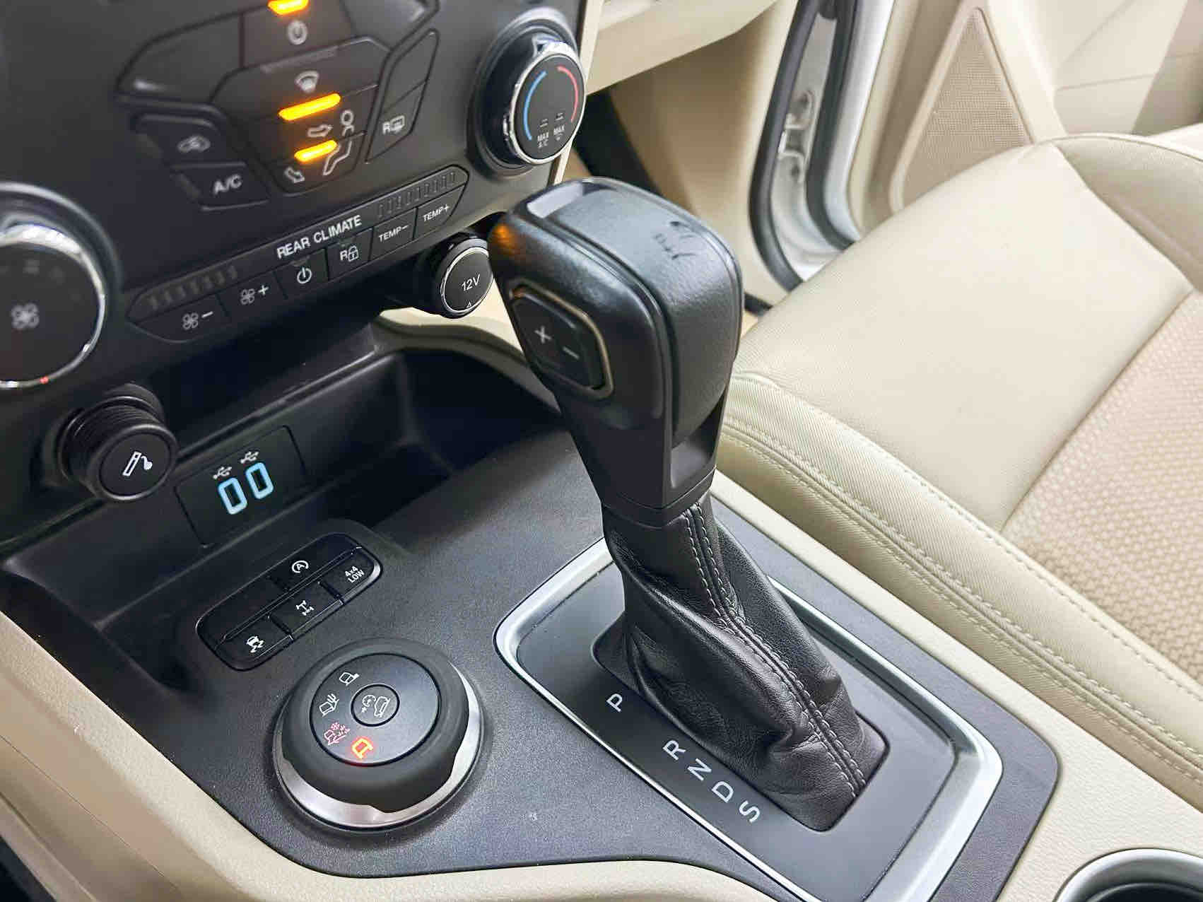 Ford Everest 2020 car image #13