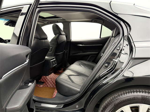 Toyota Camry 2021 car image #13