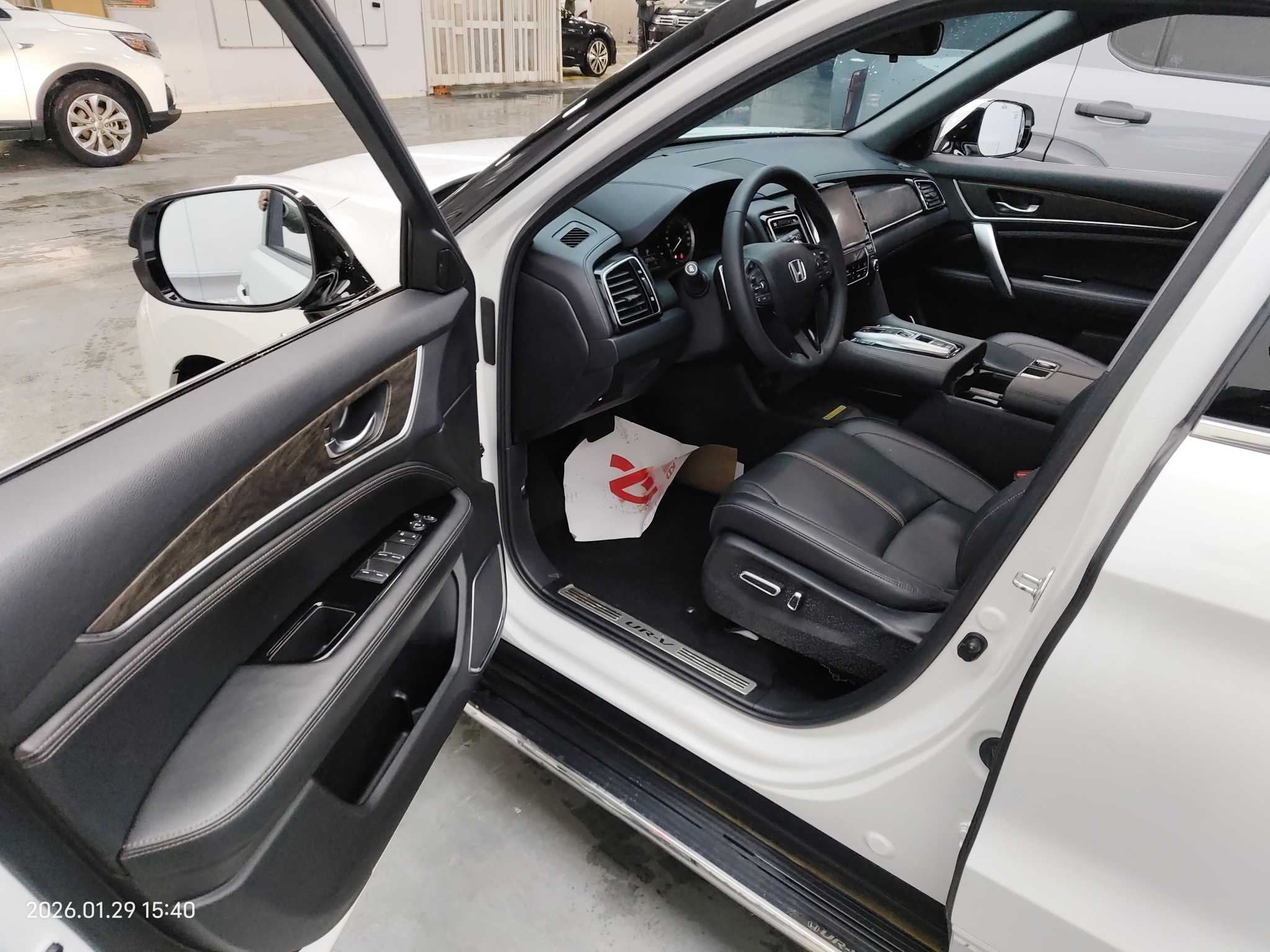 Honda UR-V 2023 car image #13