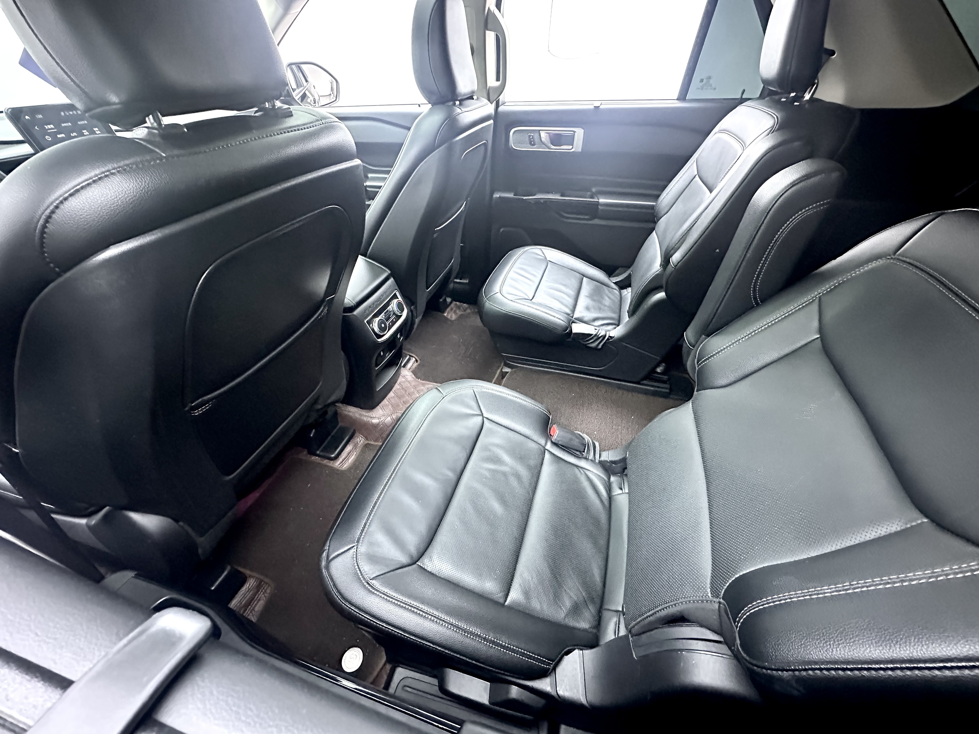 Ford Explorer 2022 #13 Ford Explorer 2022 car image #13