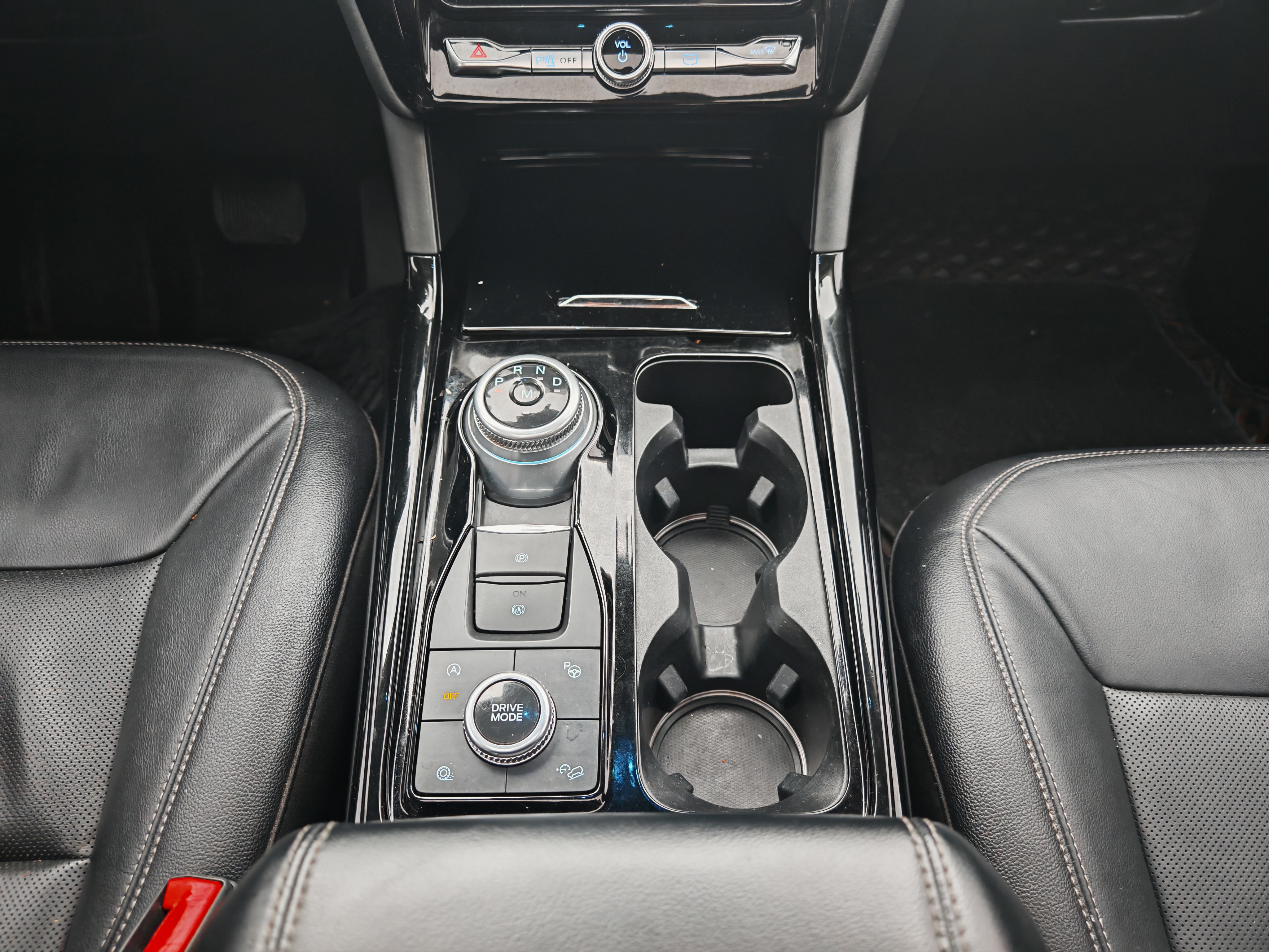 Ford Explorer 2021 car image #13